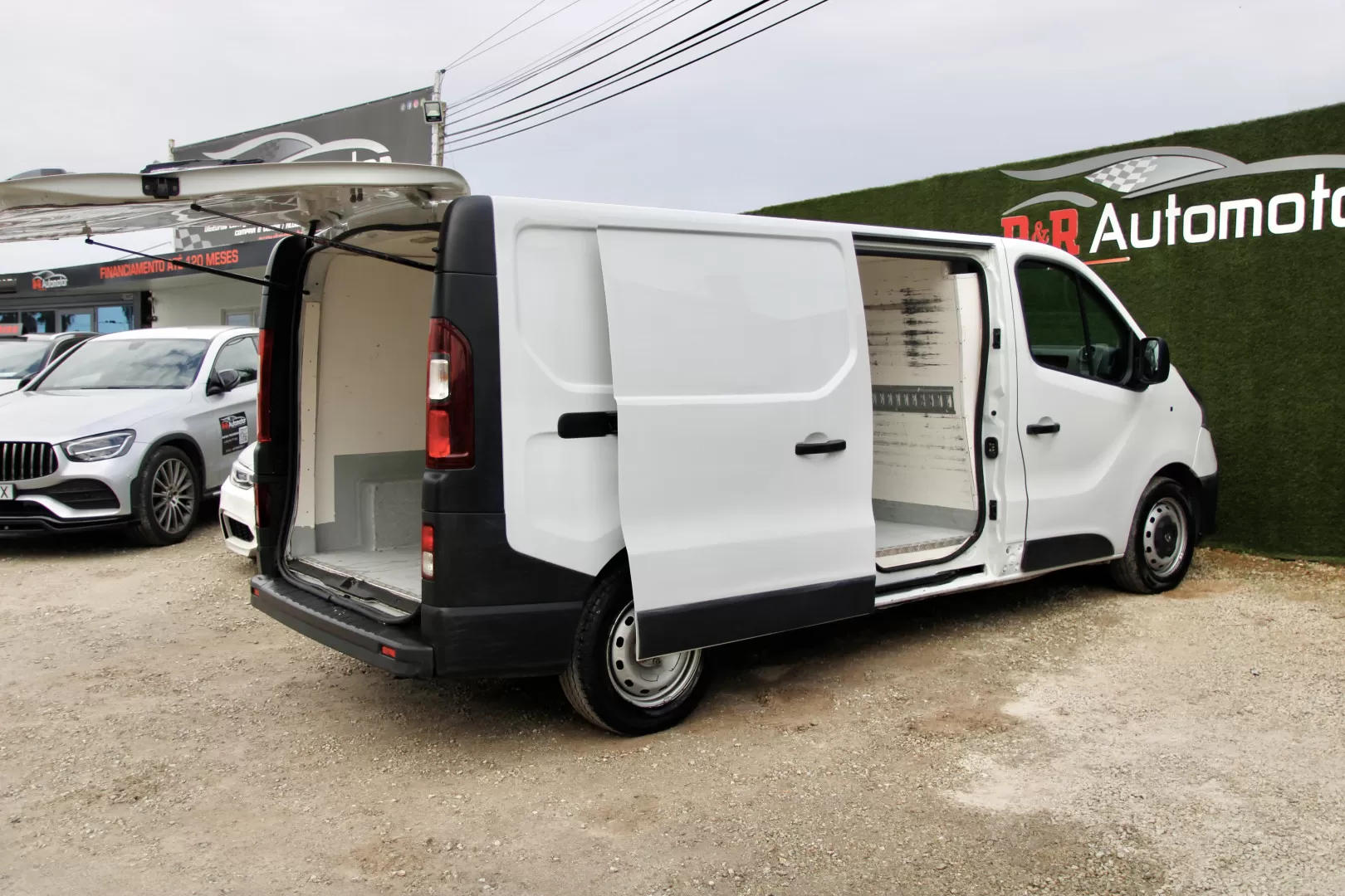 Renault  TRAFIC 1.6 DCI TÉRMICA L2H1 - IVA DEDUTÍVEL - foto 6