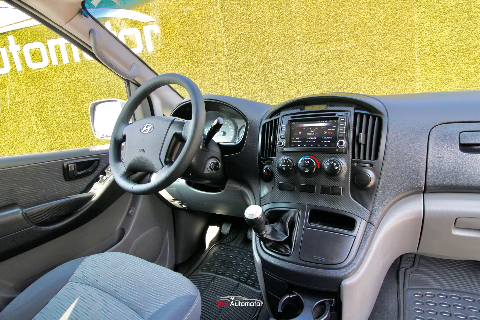 Hyundai  H1 STAREX 2.5CRDI L2 DUPLA PORTA LATERAL - foto 3