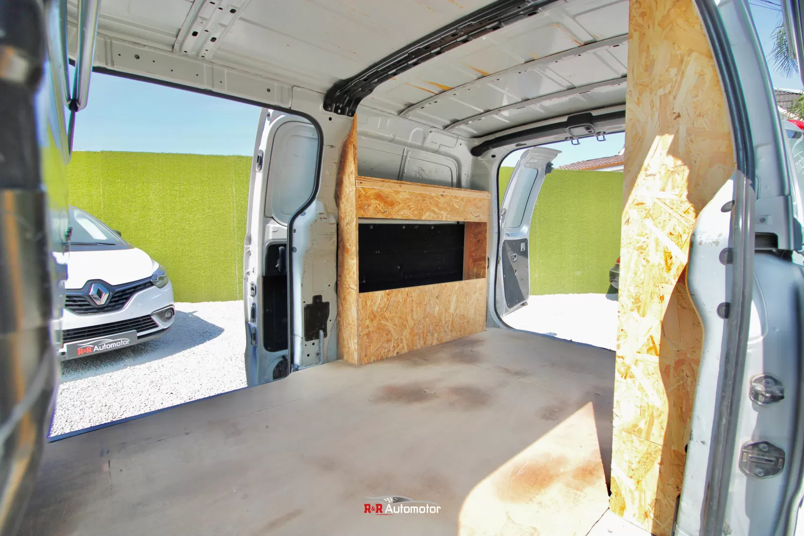 Hyundai  H1 STAREX 2.5CRDI L2 DUPLA PORTA LATERAL - foto 7