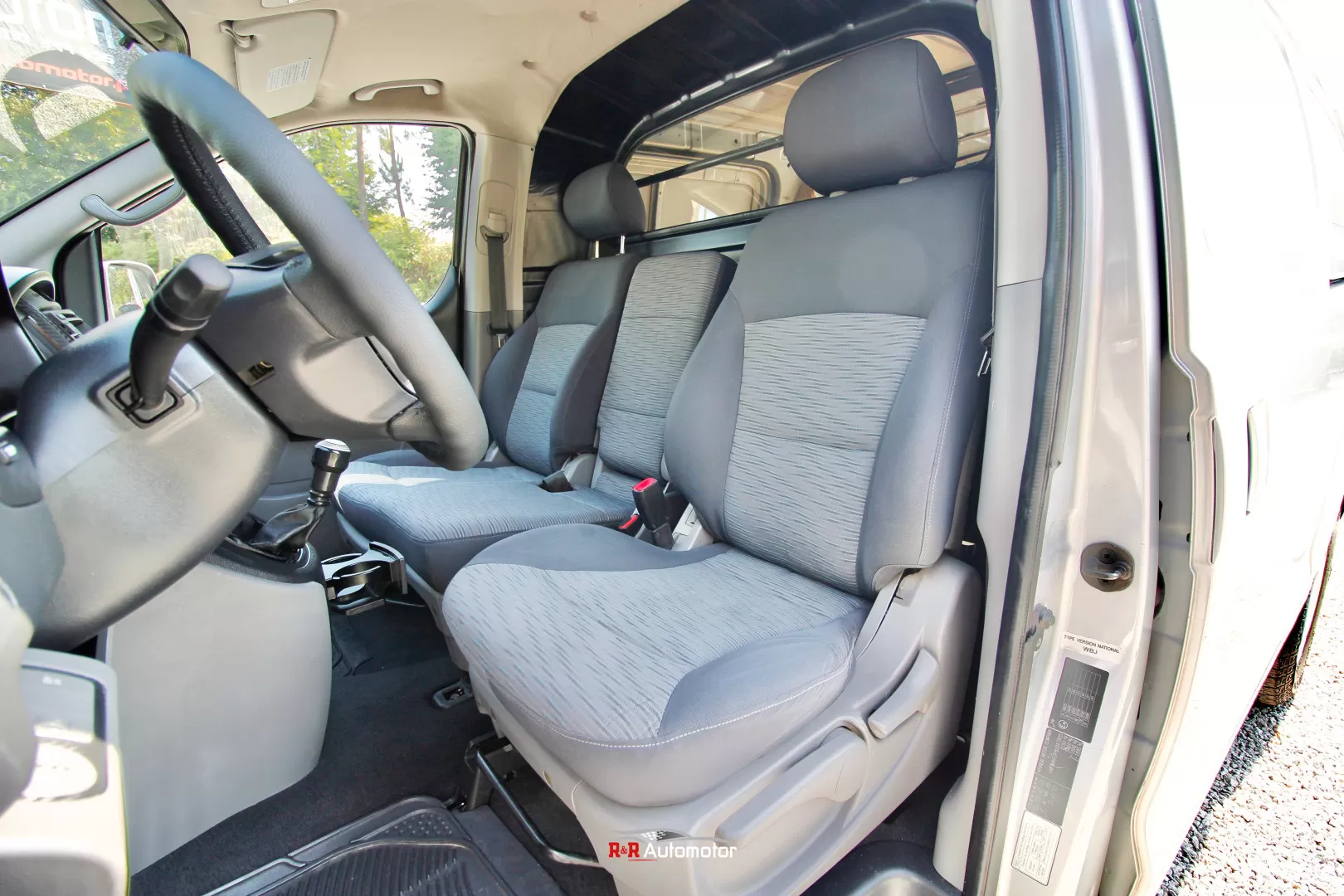 Hyundai  H1 STAREX 2.5CRDI L2 DUPLA PORTA LATERAL - foto 8