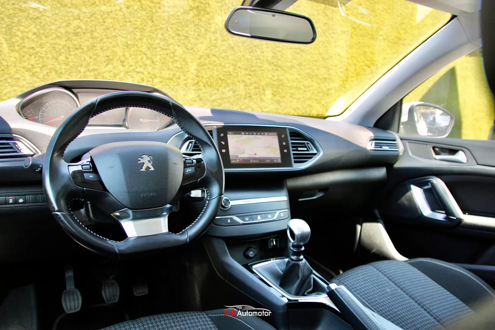 Peugeot 308 1.2 PureTech Business Line - foto 3