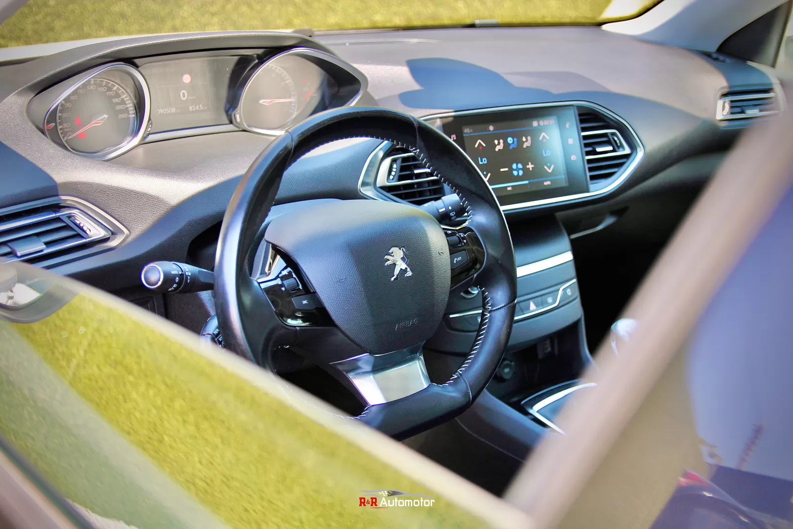 Peugeot 308 1.2 PureTech Business Line - foto 6