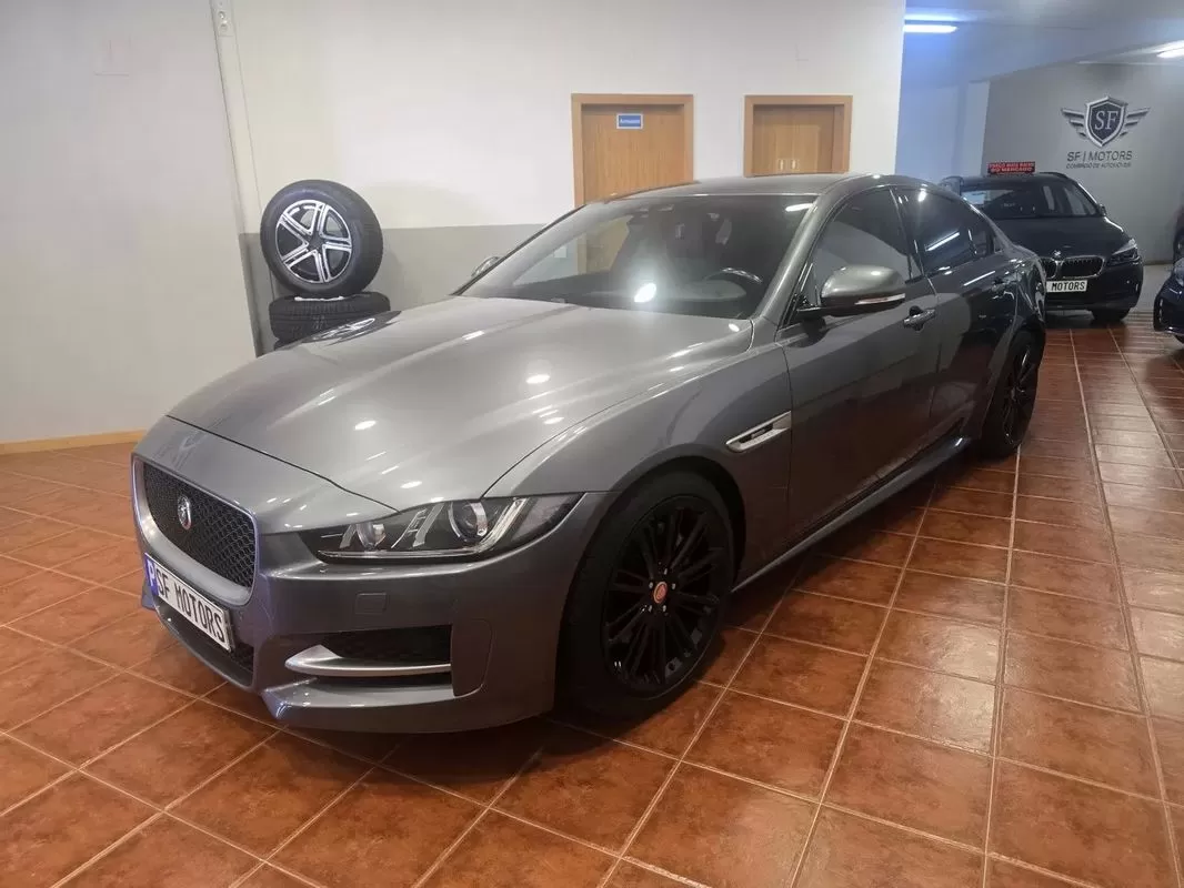 Jaguar XE 2.0 D R-Sport Aut. - foto 2