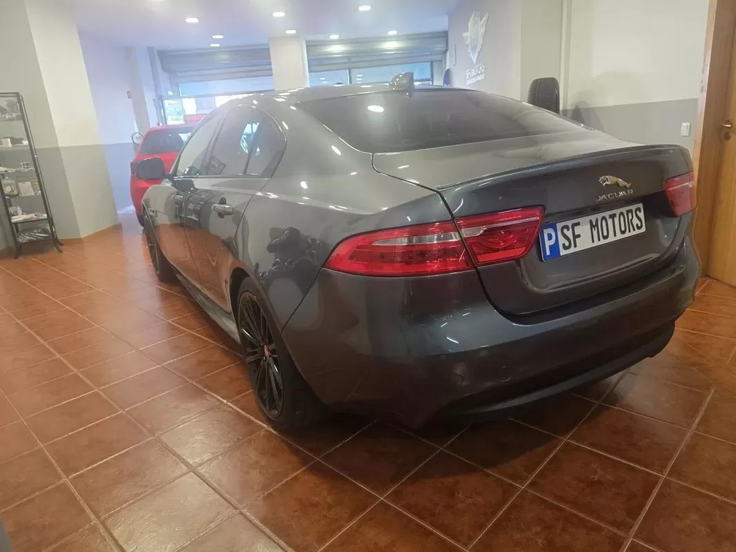 Jaguar XE 2.0 D R-Sport Aut. - foto 3