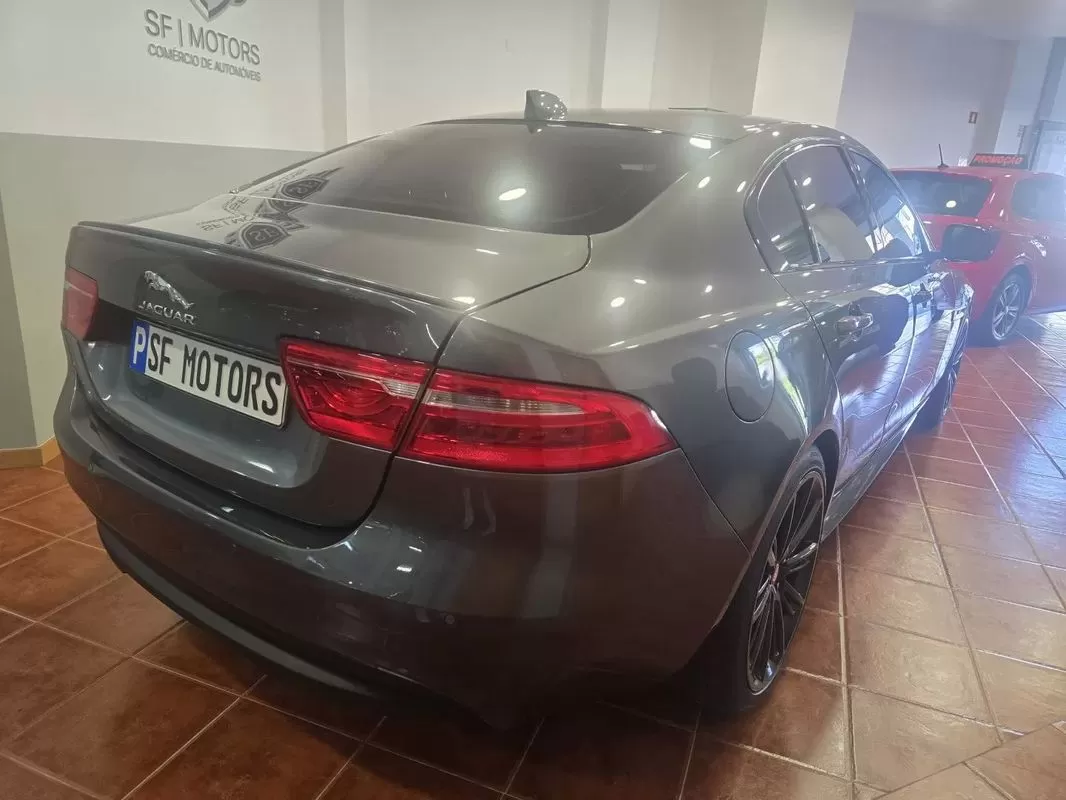Jaguar XE 2.0 D R-Sport Aut. - foto 4