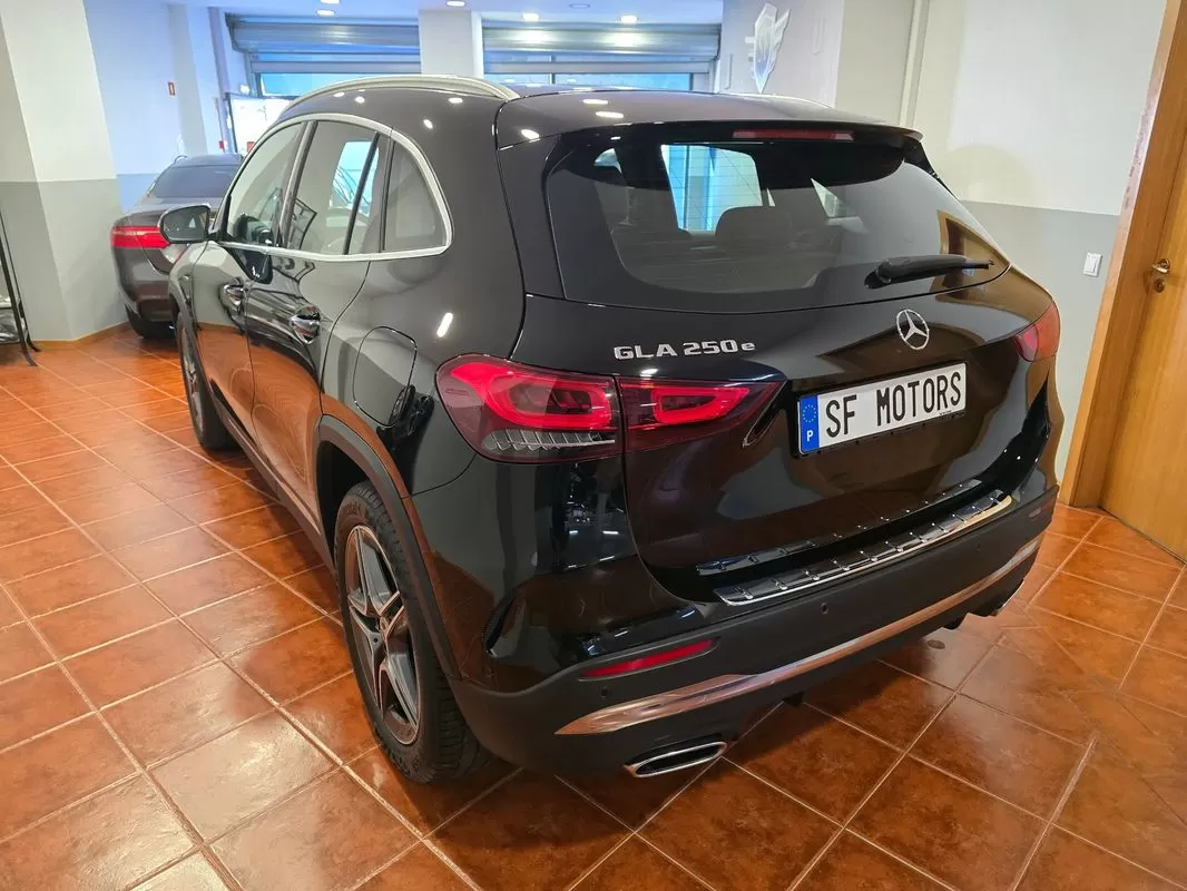 Mercedes-Benz GLA 250  E 8g  Dct Amg Line - foto 3