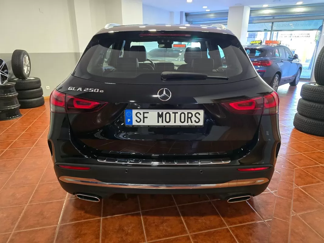 Mercedes-Benz GLA 250  E 8g  Dct Amg Line - foto 8