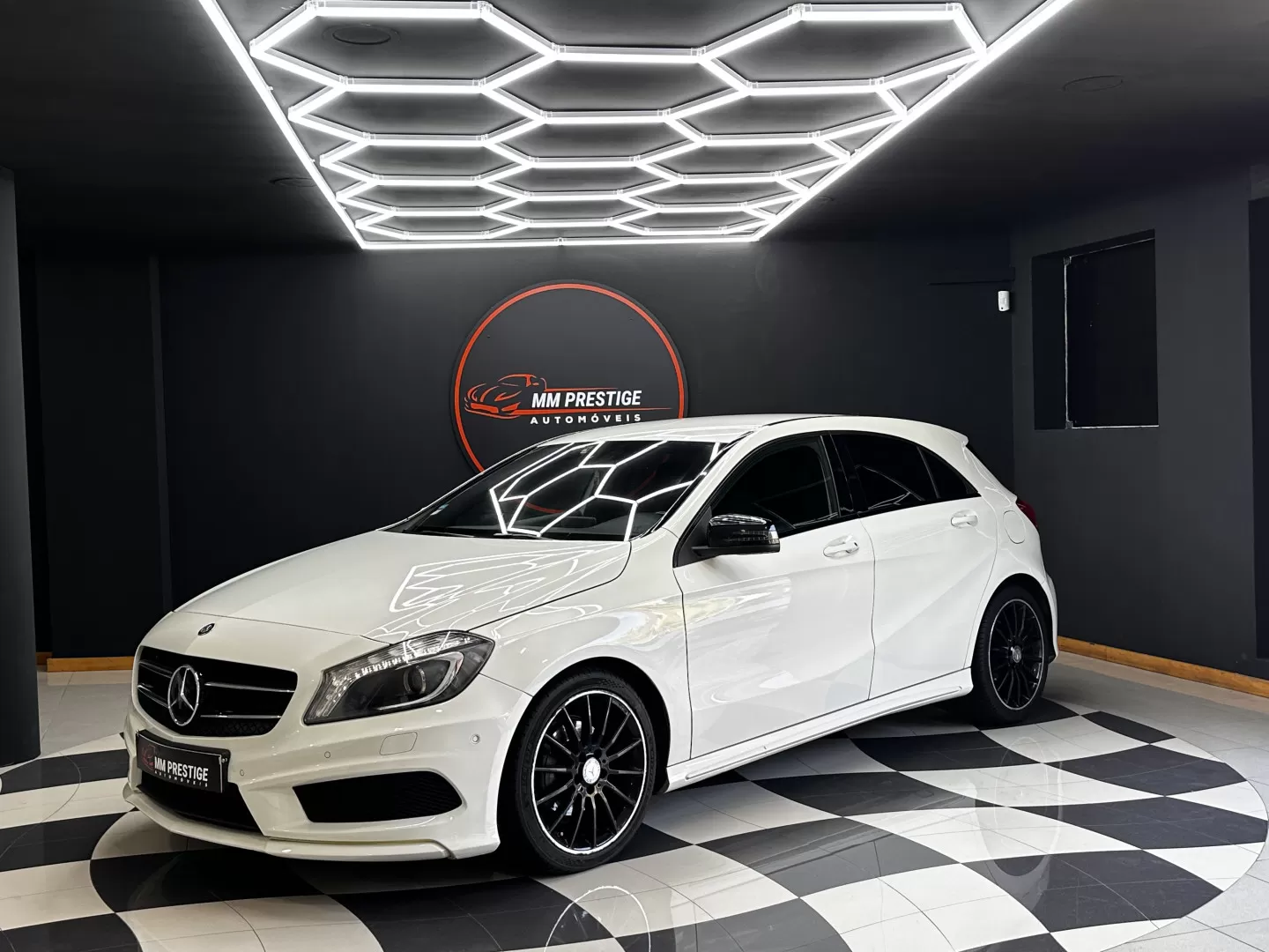 Mercedes-Benz A 180 d AMG Line