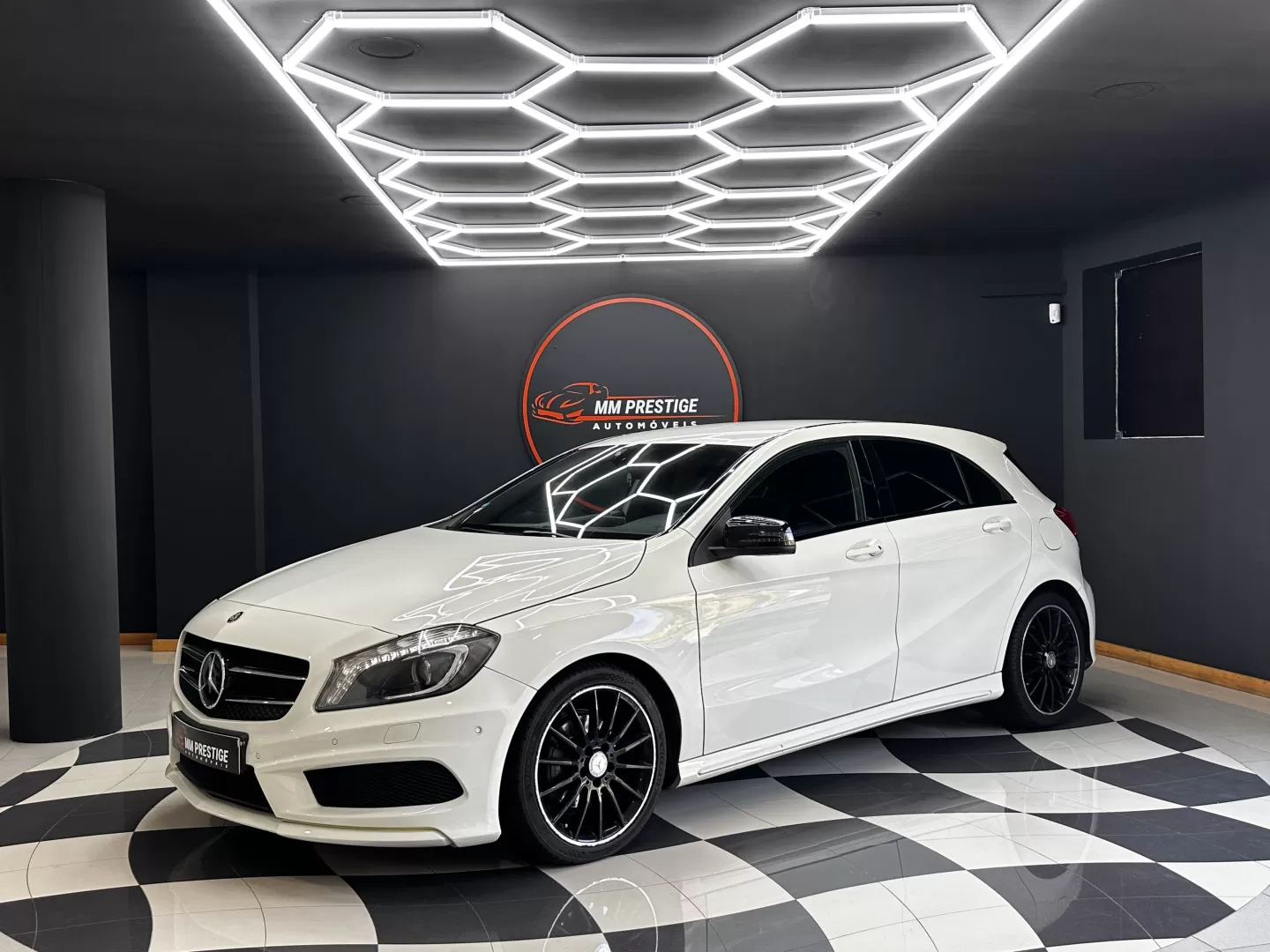 Mercedes-Benz A 180 d AMG Line - foto 2