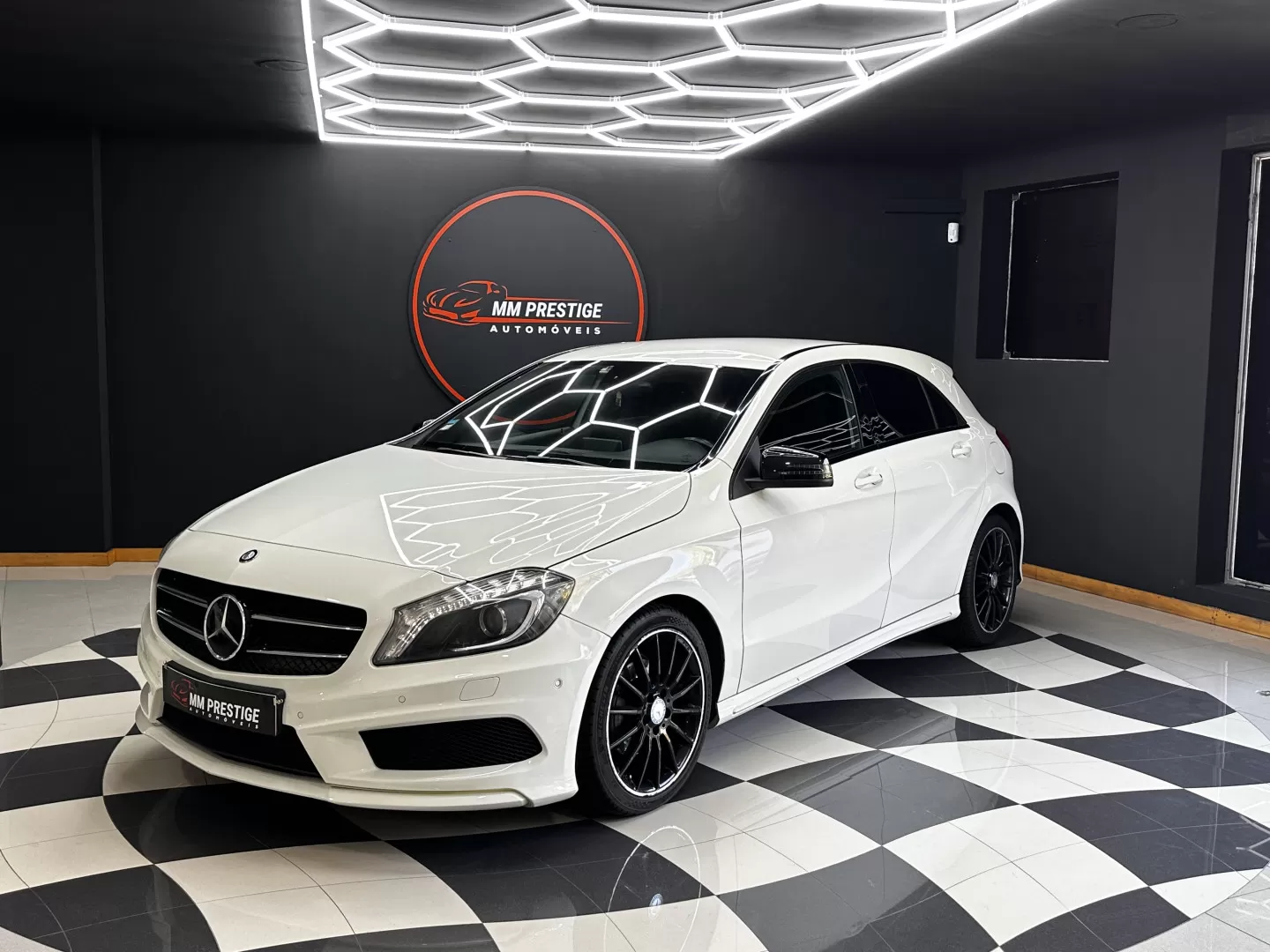 Mercedes-Benz A 180 d AMG Line - foto 4