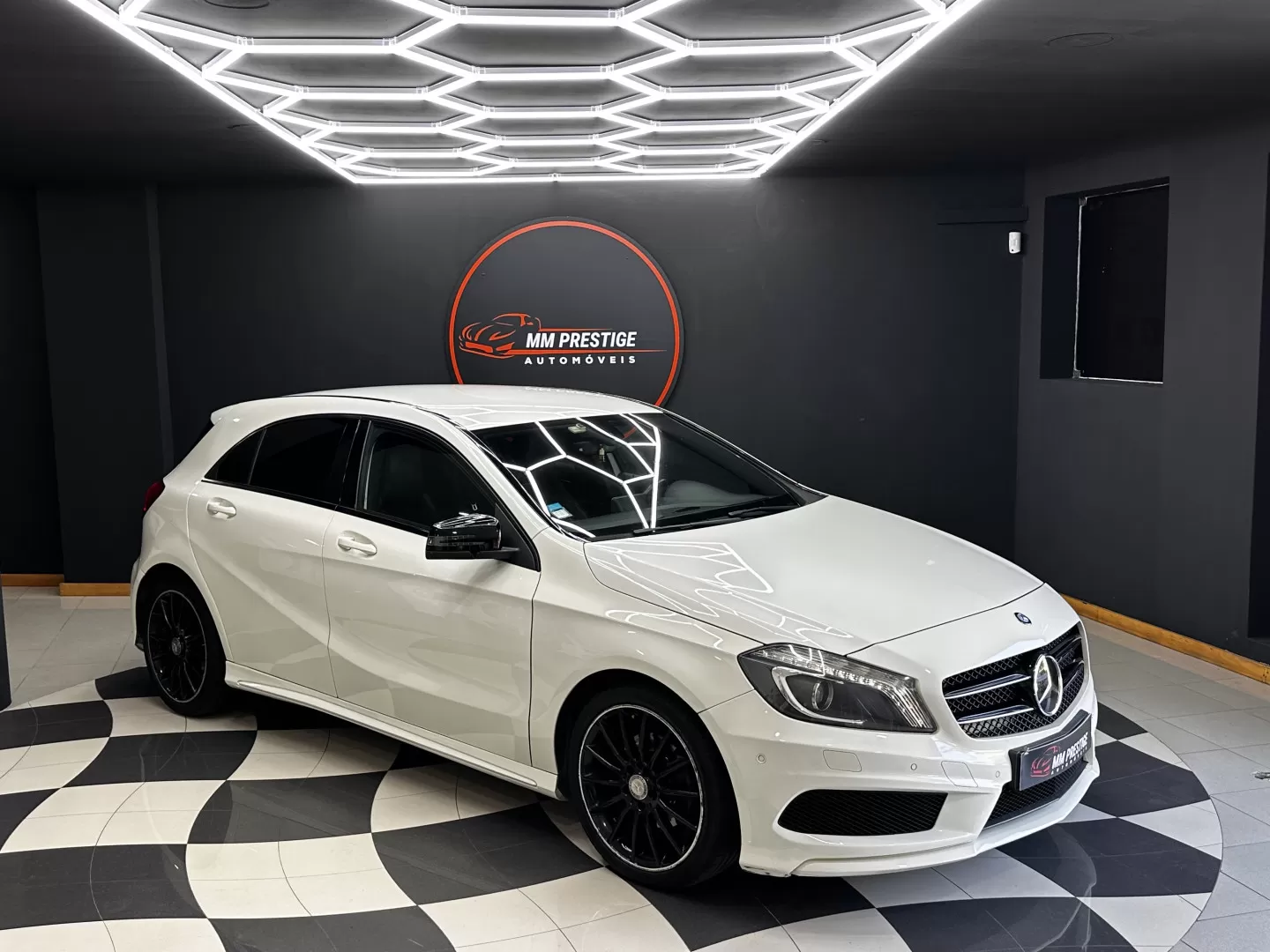 Mercedes-Benz A 180 d AMG Line - foto 8
