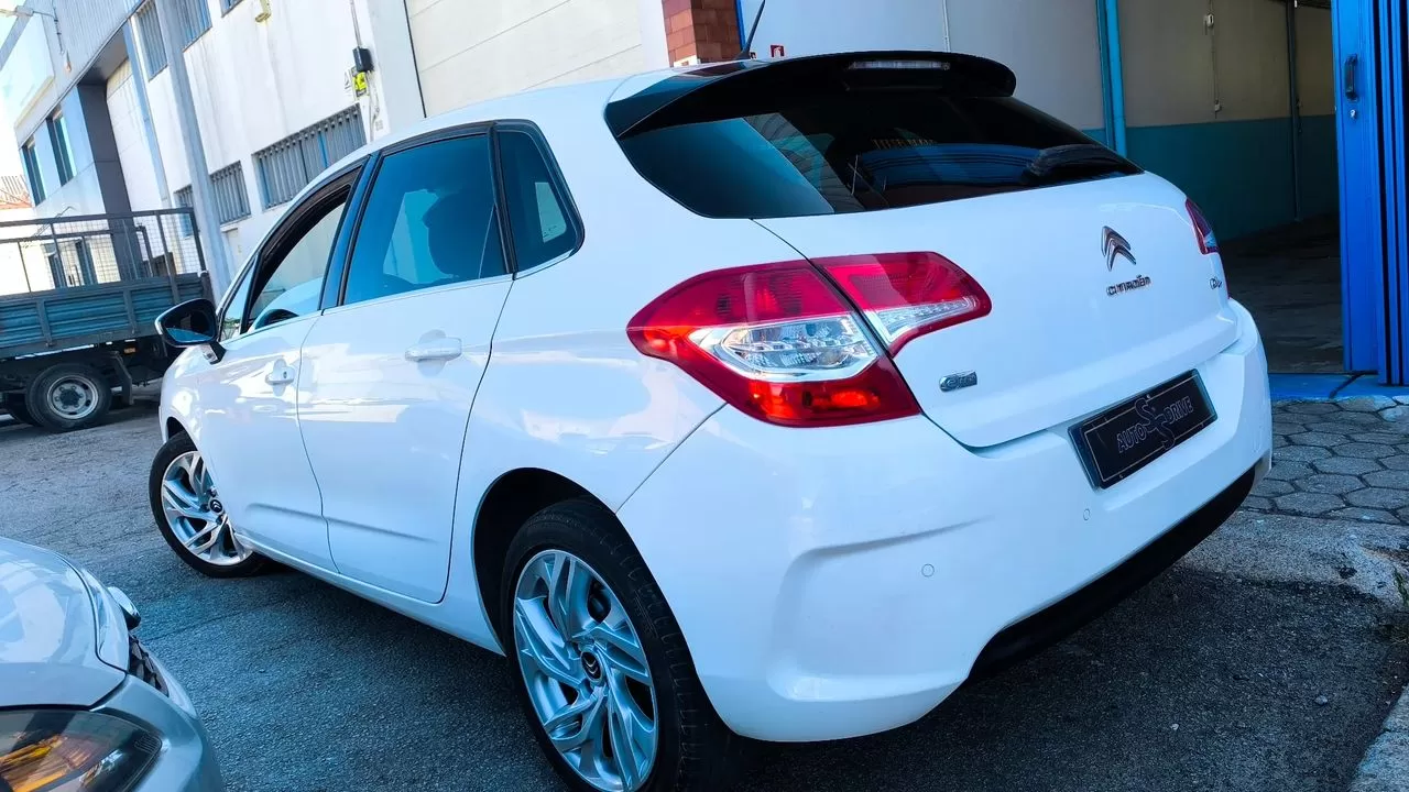 Citroën C4 1.6 e-HDi Exclusive J17 CMP6 - foto 8