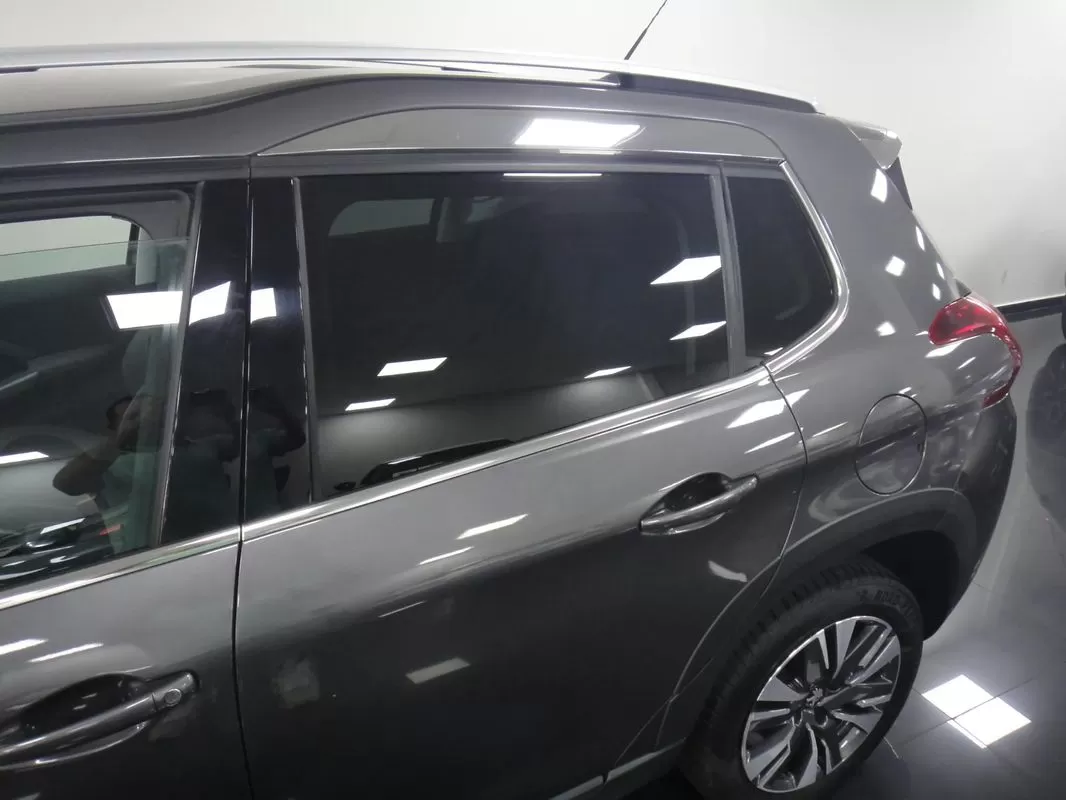 Peugeot 2008  Puretech 110 Stop Start Eat6 Allure - foto 8