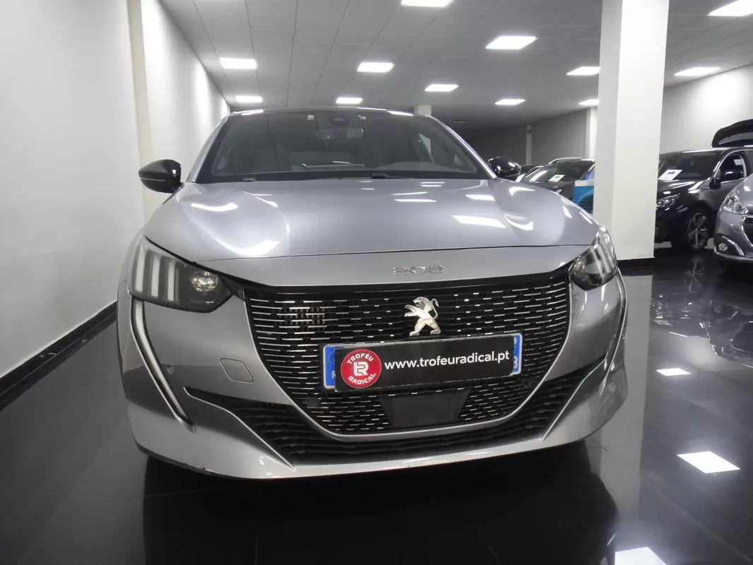 Peugeot 208  Puretech 130 Eat8 Gt - foto 2