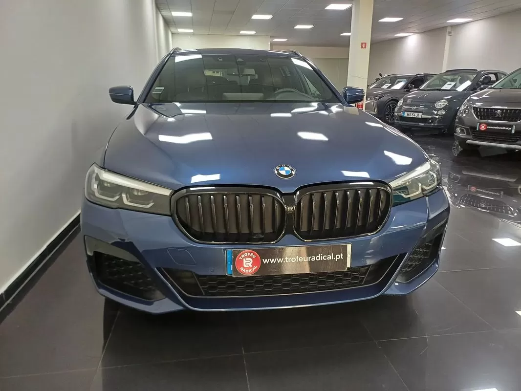 BMW 530e e Pack Desportivo M - foto 2