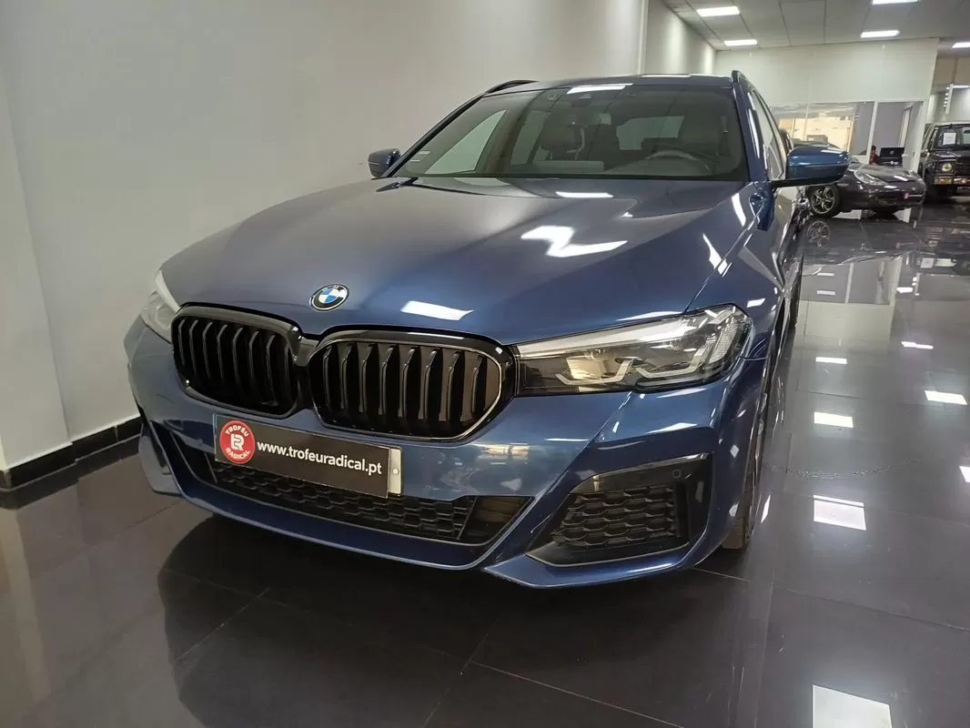 BMW 530e e Pack Desportivo M - foto 3