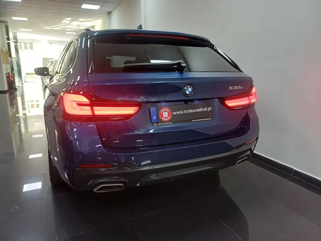 BMW 530e e Pack Desportivo M - foto 7