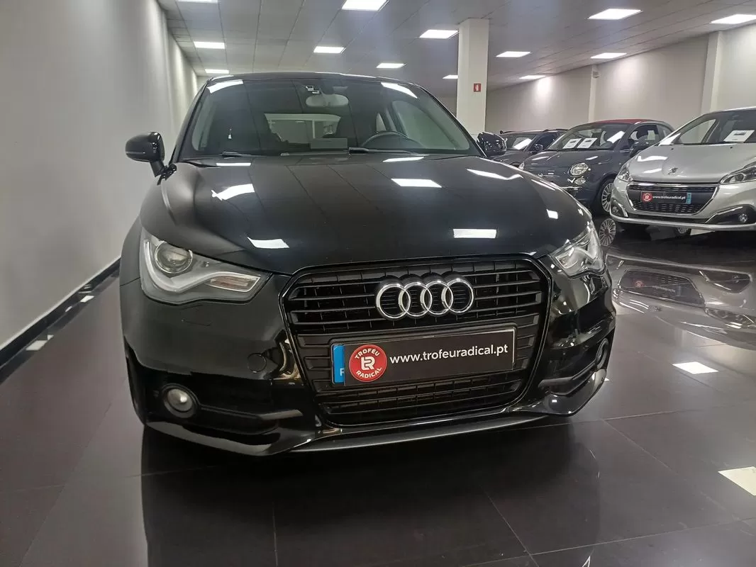 Audi A1  1 6 Tdi S Line Edition - foto 3