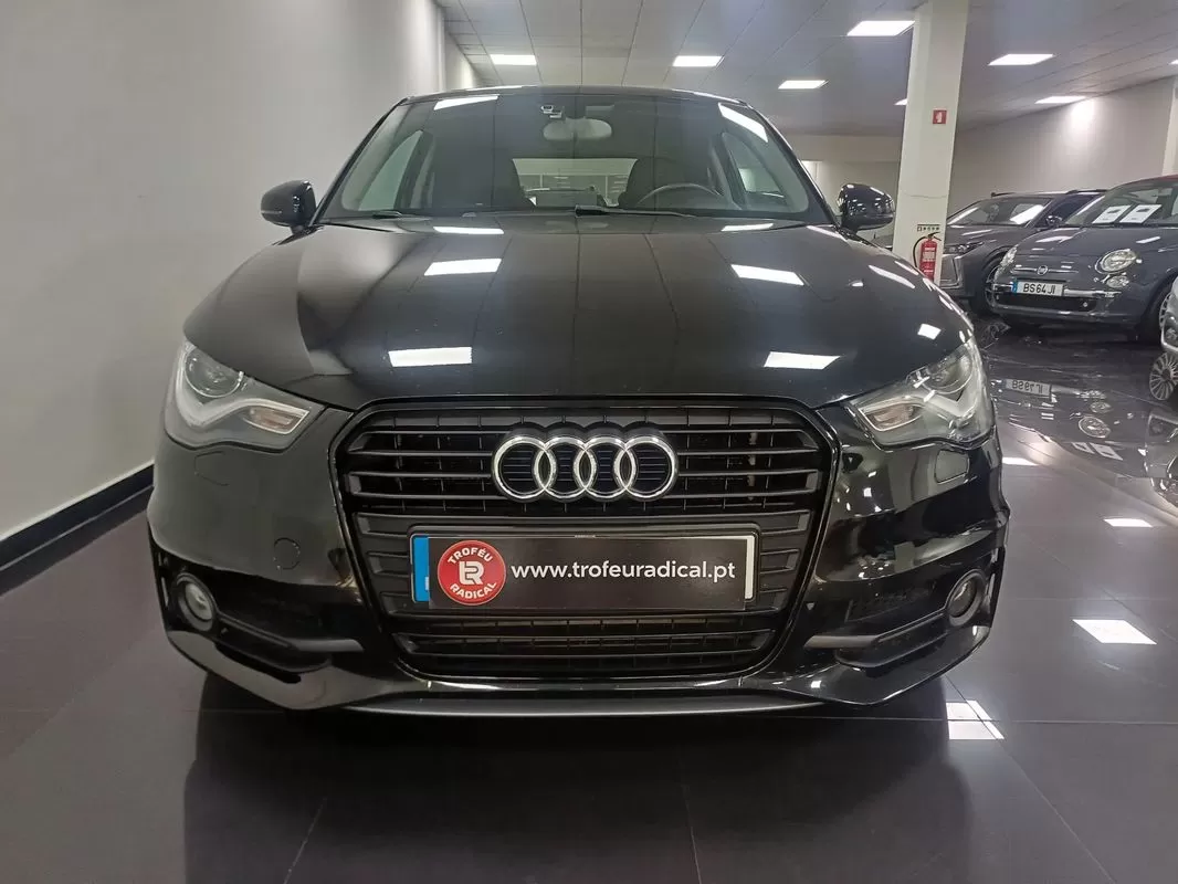 Audi A1  1 6 Tdi S Line Edition - foto 4