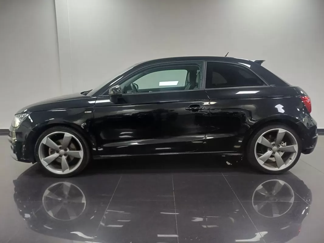 Audi A1  1 6 Tdi S Line Edition - foto 6