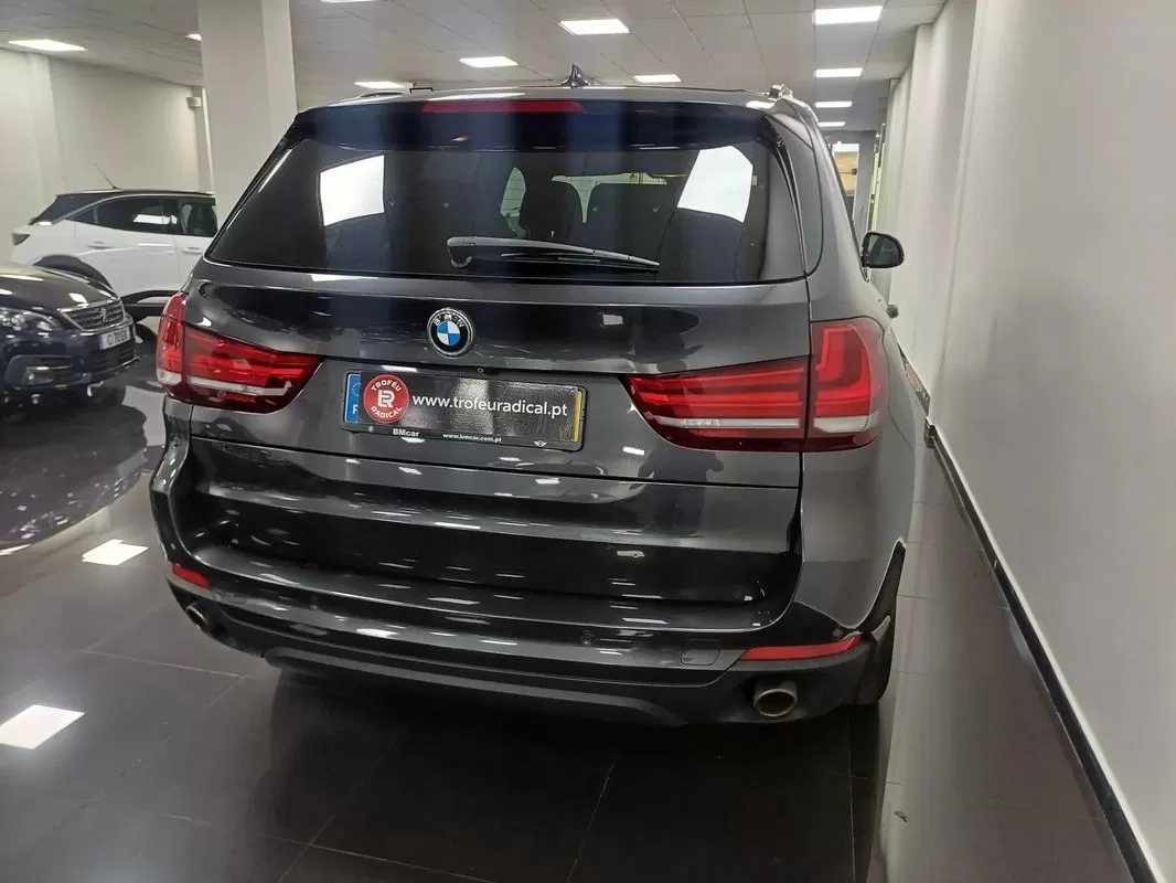 BMW X5 25 d sDrive Comfort 7L - foto 8