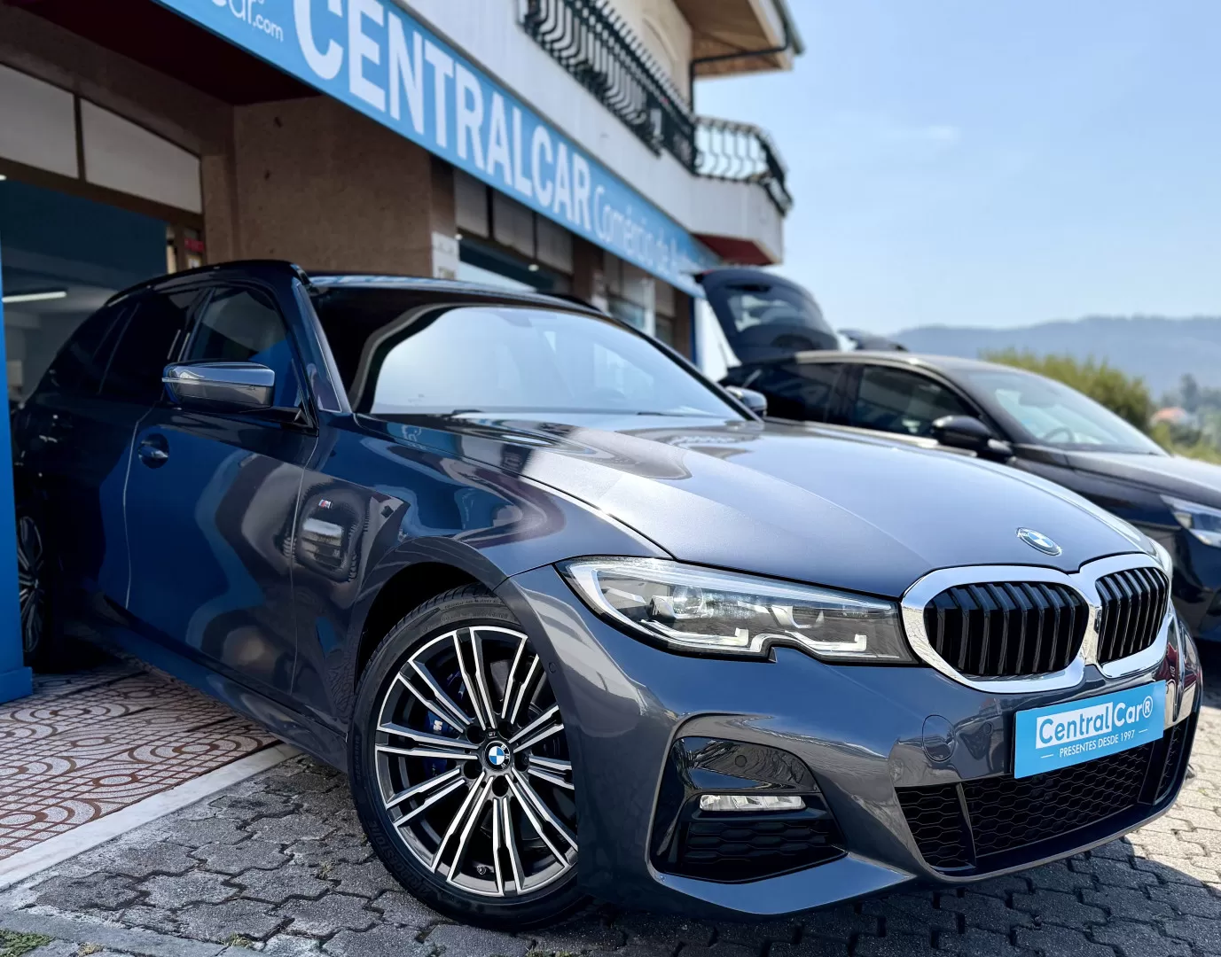 BMW 330 