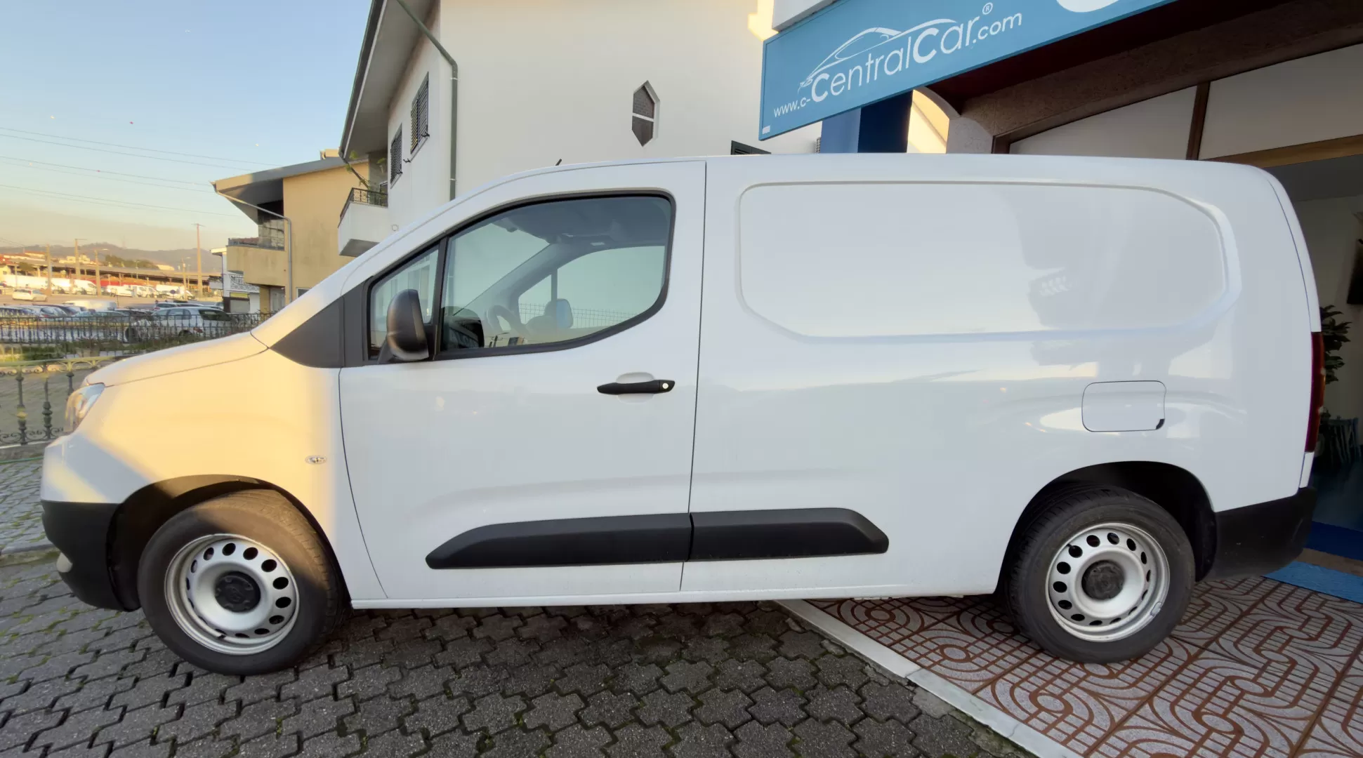 Toyota  Proace City 1.5 D Confort L2 100Cv | IVA DEDUTÍVEL - foto 6