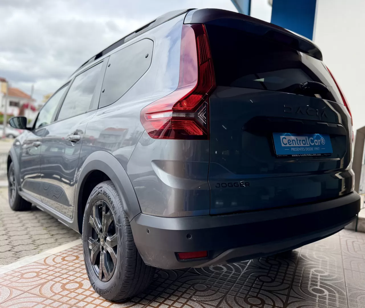 Dacia Jogger 1.0 ECO-G SL Extreme + 7L Bi-Fuel 101Cv | GPS | CÂMARA | CARPLAY - foto 7