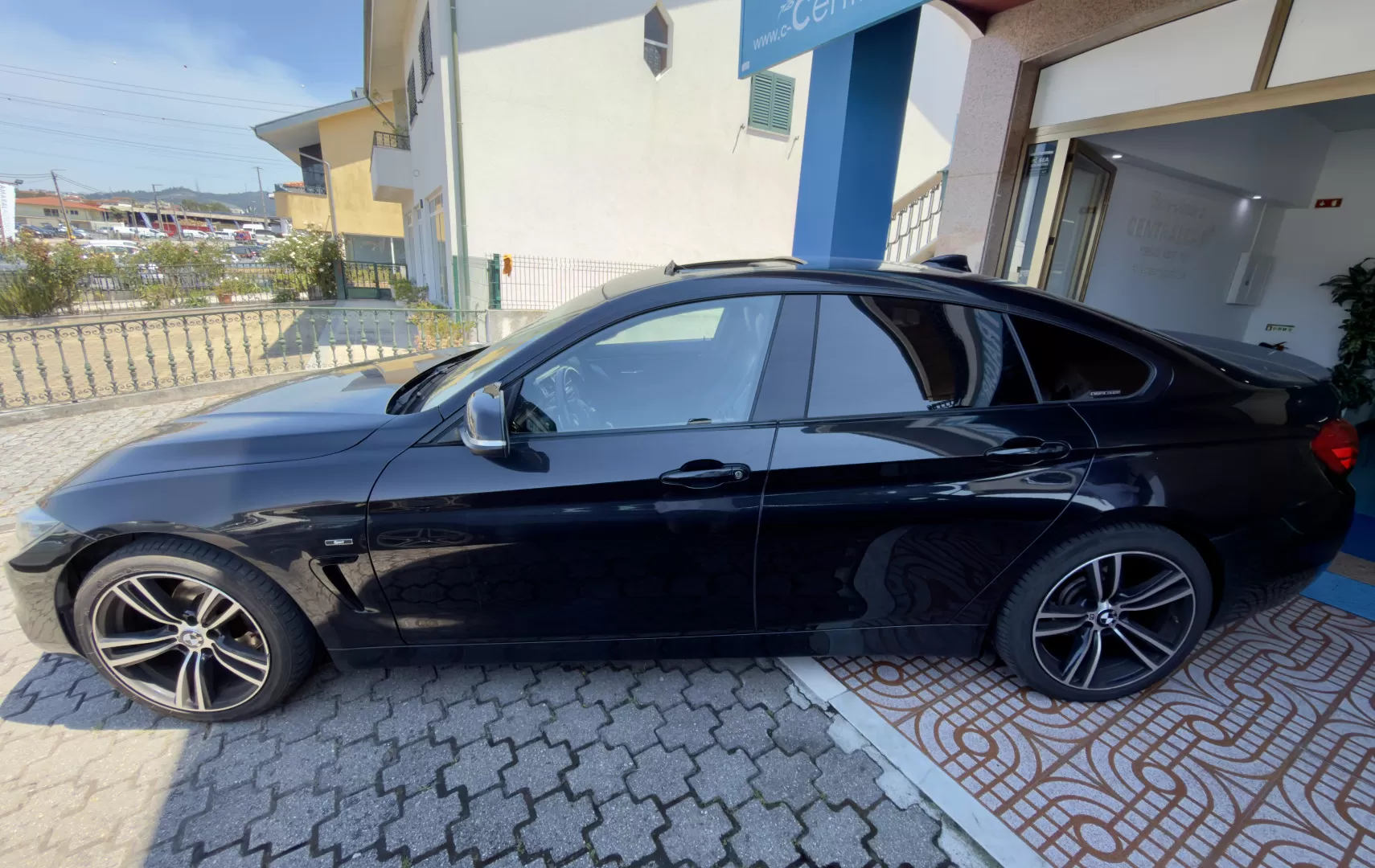 BMW 420 Gran Coupé 2.0 D Pack M Auto 184Cv | GPS | CÂMARA | TETO | PELE - foto 6