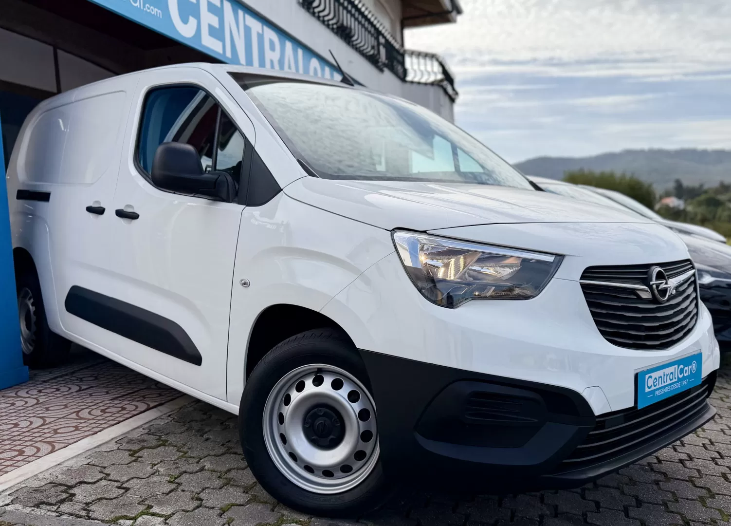 Opel  Combo 1.5 D L2H1 Enjoy 102Cv | CARPLAY | IVA DEDUTÍVEL