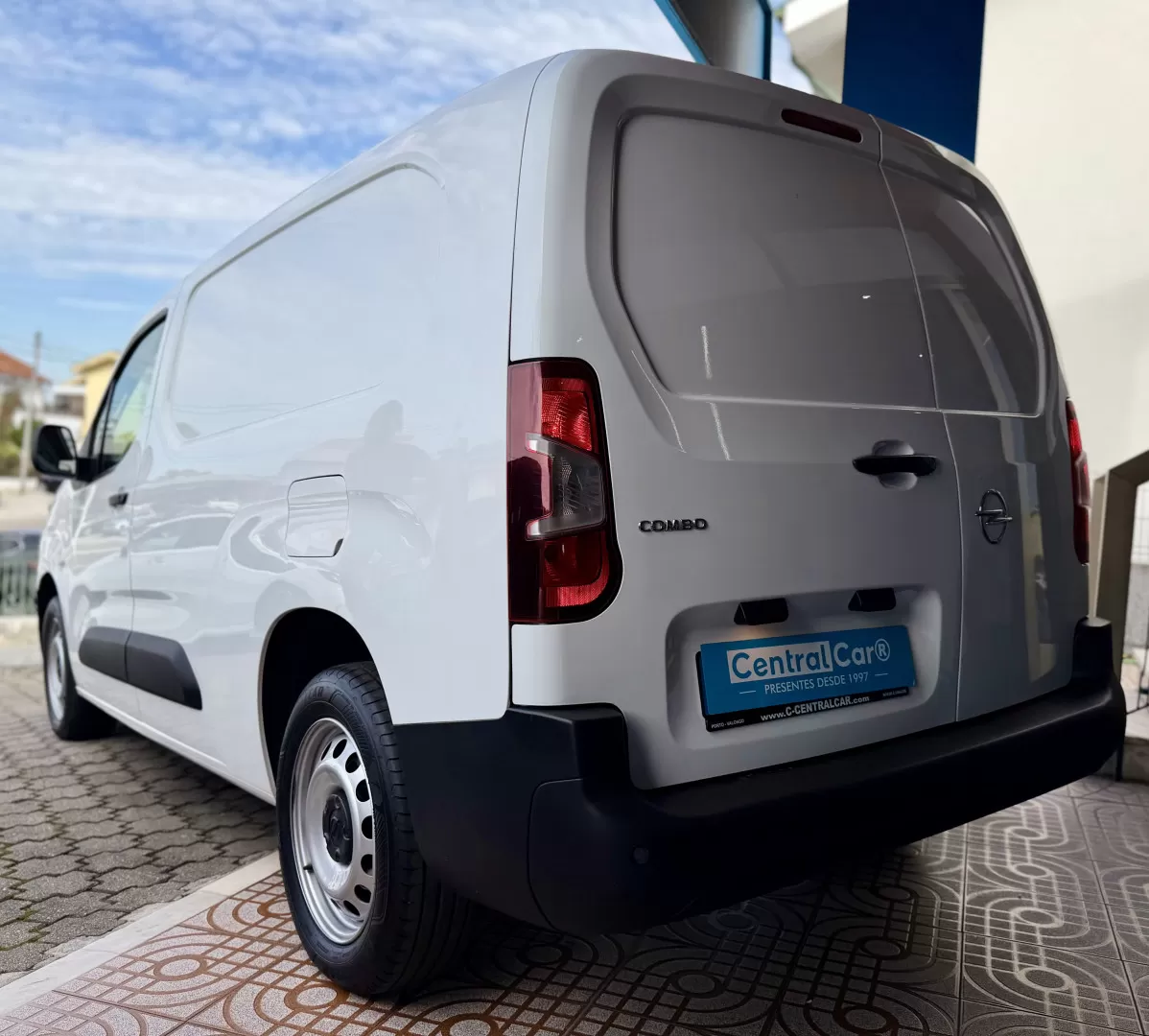 Opel  Combo 1.5 D L2H1 Enjoy 102Cv | CARPLAY | IVA DEDUTÍVEL - foto 7