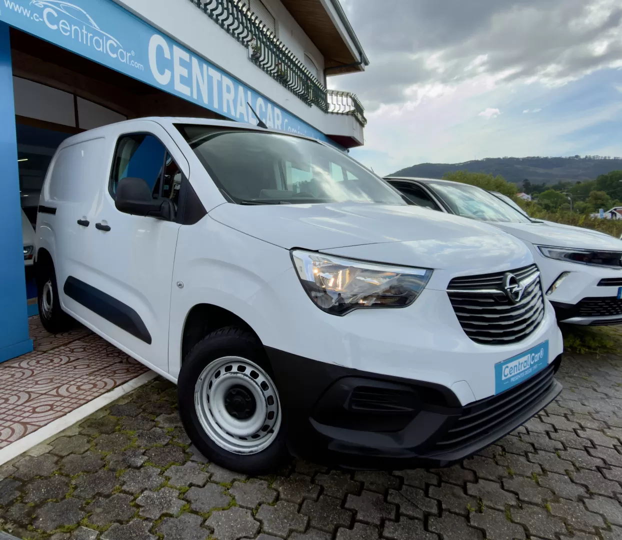 Opel  Combo 1.5 D L2H1 Enjoy 102Cv | CARPLAY | IVA DEDUTÍVEL - foto 2