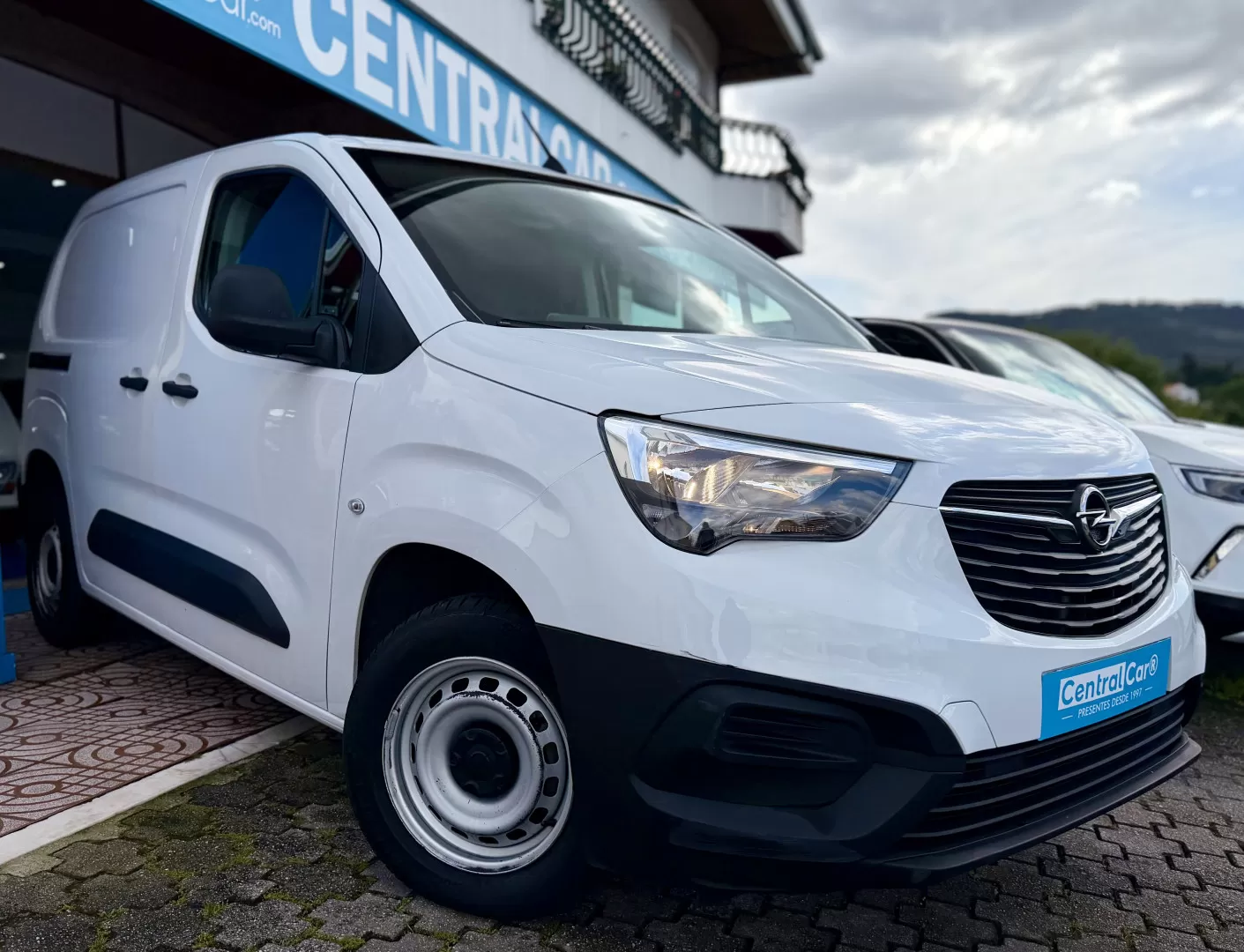 Opel  Combo 1.5 D L2H1 Enjoy 102Cv | CARPLAY | IVA DEDUTÍVEL
