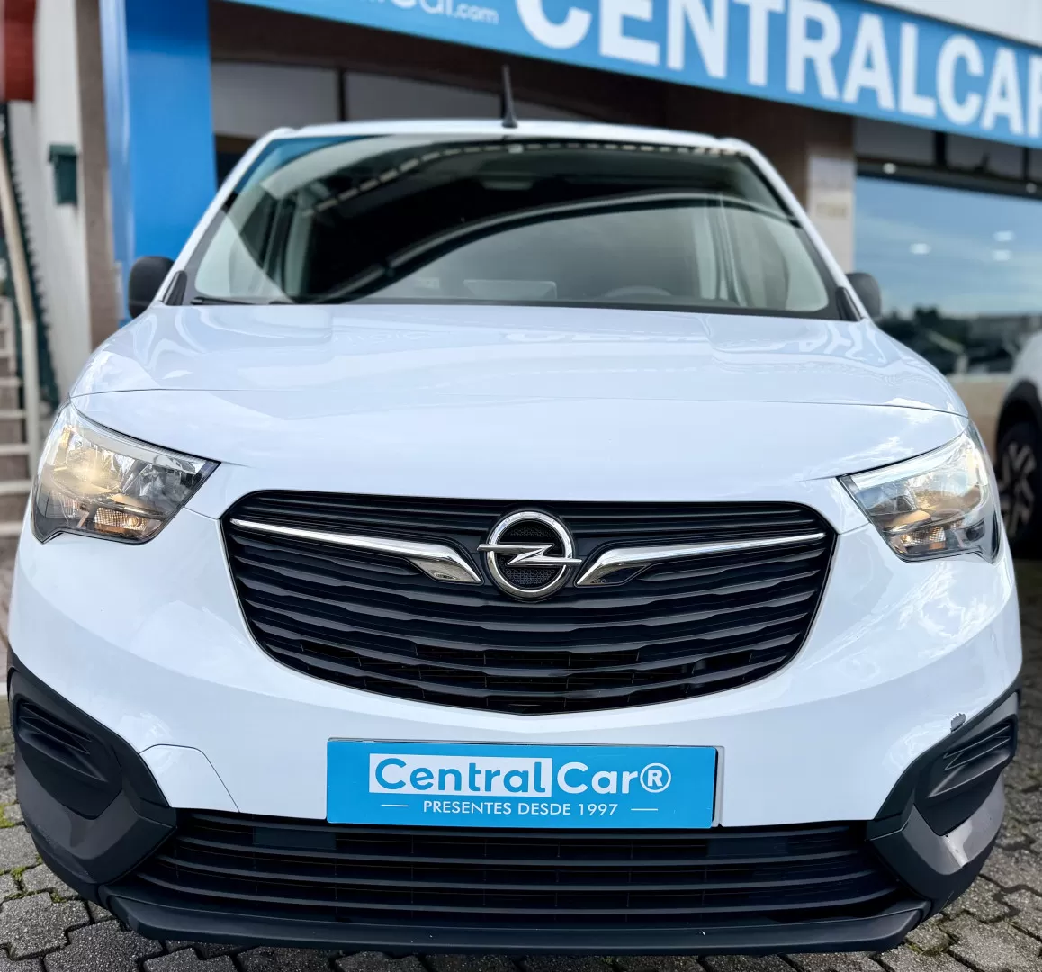 Opel  Combo 1.5 D L2H1 Enjoy 102Cv | CARPLAY | IVA DEDUTÍVEL - foto 3