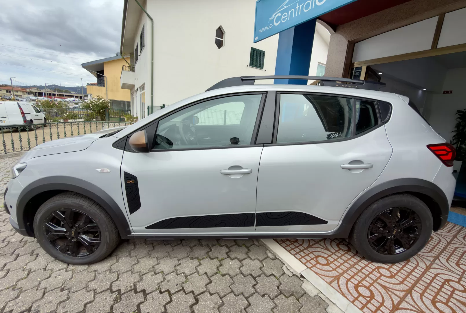 Dacia Sandero 1.0 ECO-G Stepway Extreme Bi-Fuel 101Cv | CÂMARA | CARPLAY | TETO - foto 6