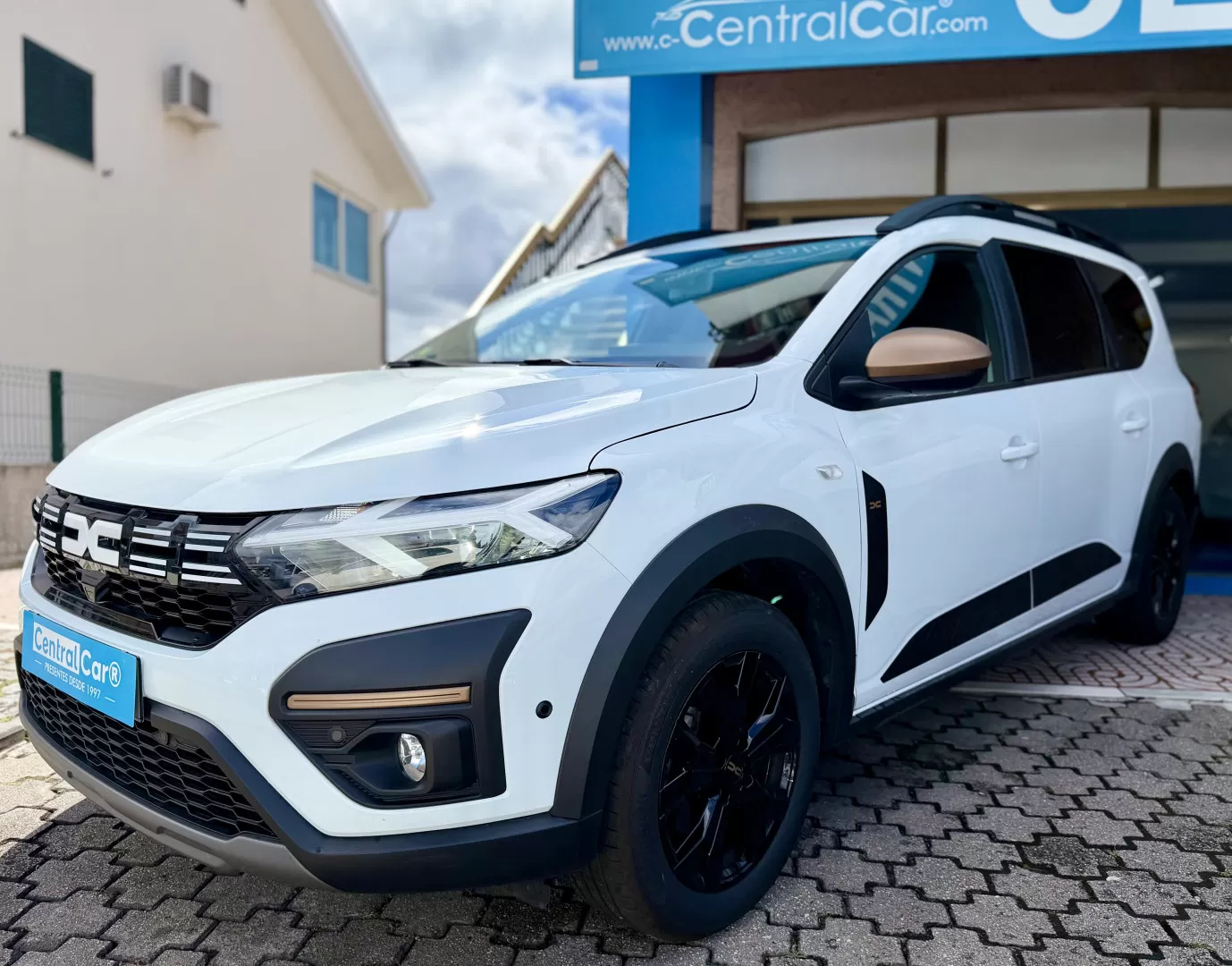 Dacia Jogger 1.0 ECO-G SL Extreme + Bi-Fuel 101Cv | CÂMARA | CARPLAY | 7 LUGARES - foto 5