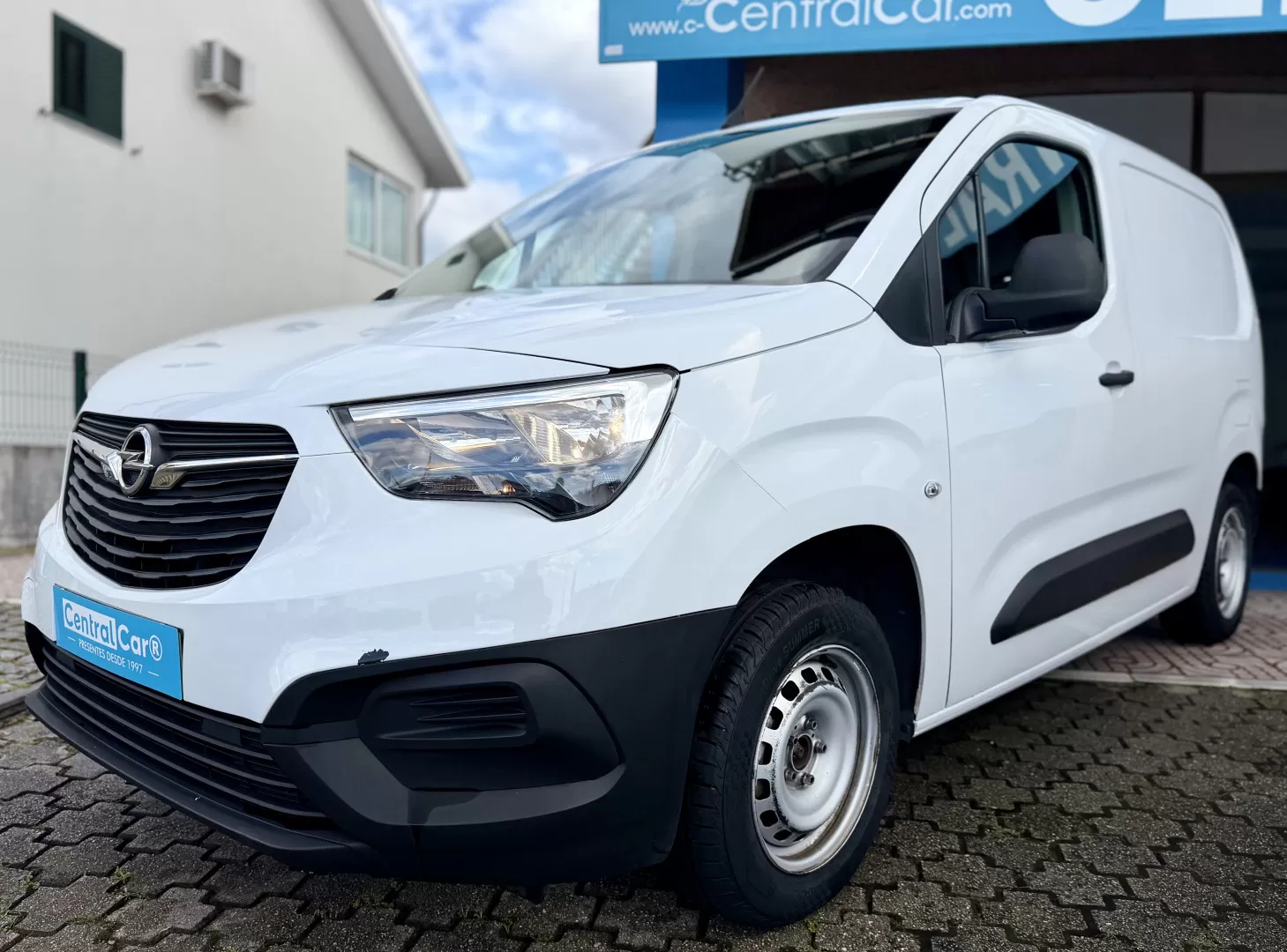 Opel  Combo 1.5 D L1H1 Enjoy 102Cv | CARPLAY | IVA DEDUTÍVEL - foto 5