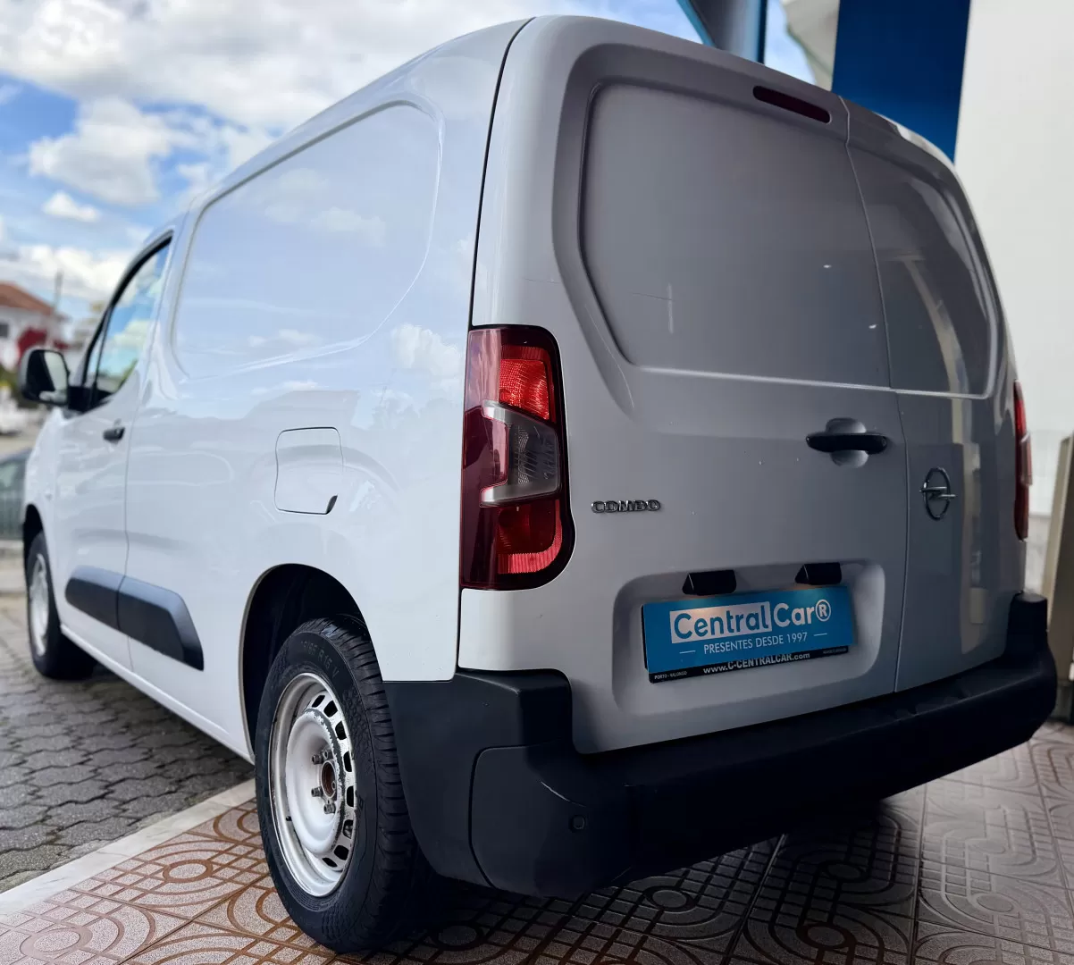 Opel  Combo 1.5 D L1H1 Enjoy 102Cv | CARPLAY | IVA DEDUTÍVEL - foto 7