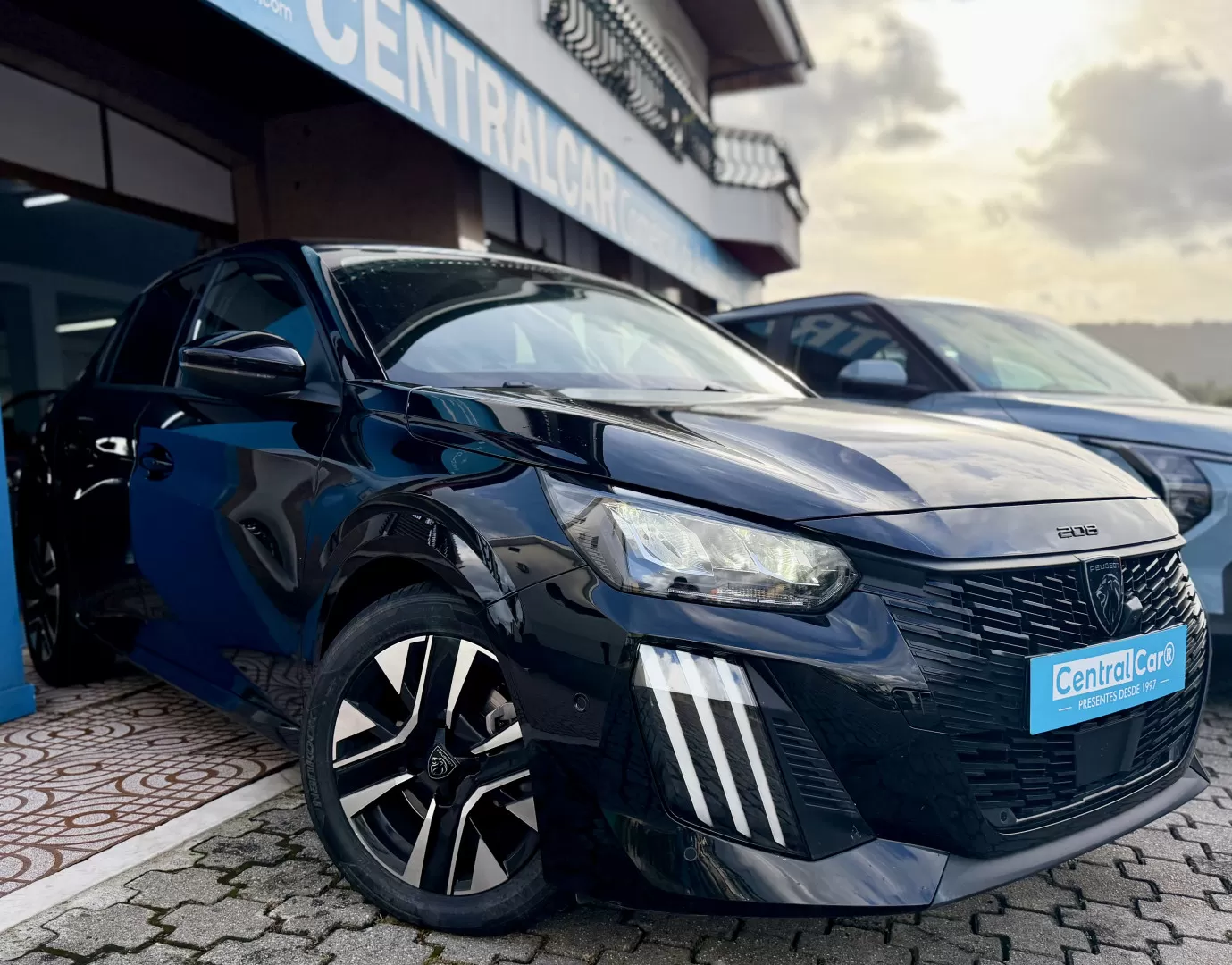 Peugeot 208 1.2 PureTech Allure 101Cv | CÂMARA | CARPLAY