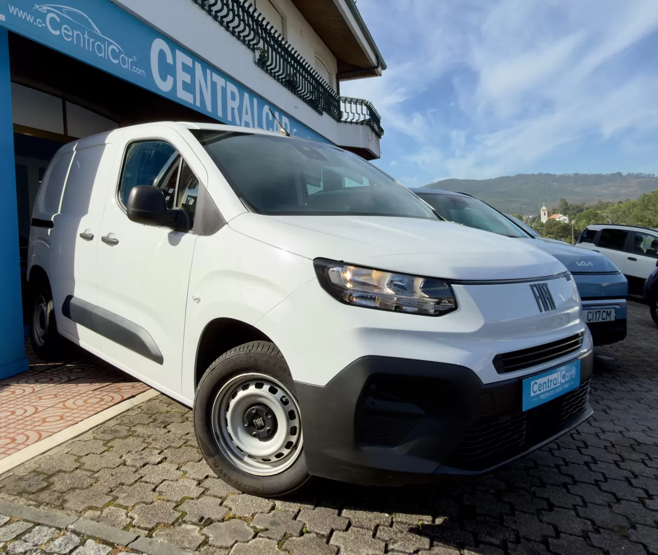 Fiat  Doblo 1.5 BlueHDi L1H1 102Cv | CARPLAY | CÂMARA | 3 LUG | IVA DEDUTÍVEL - foto 2