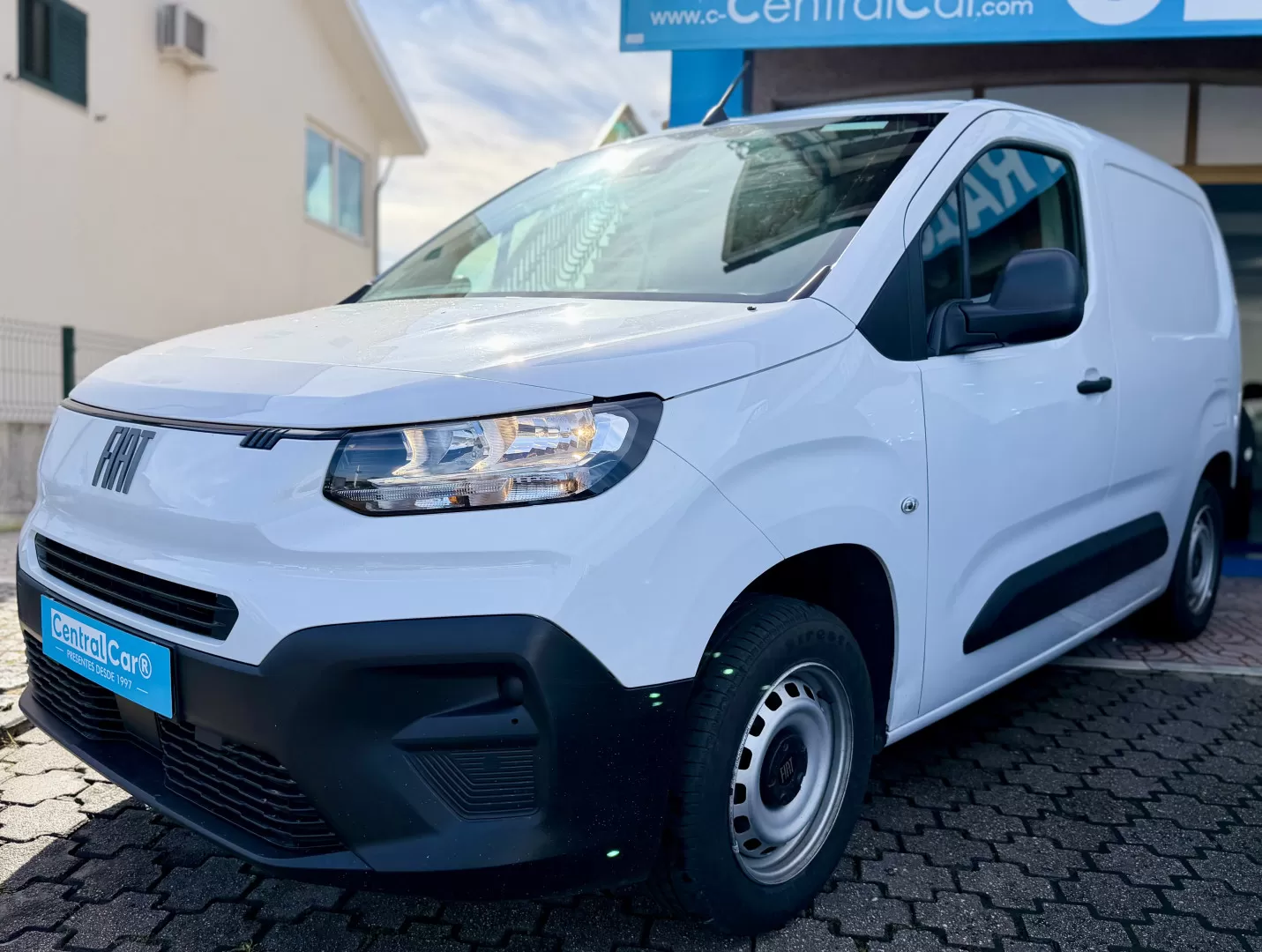 Fiat  Doblo 1.5 BlueHDi L1H1 102Cv | CARPLAY | CÂMARA | 3 LUG | IVA DEDUTÍVEL - foto 5