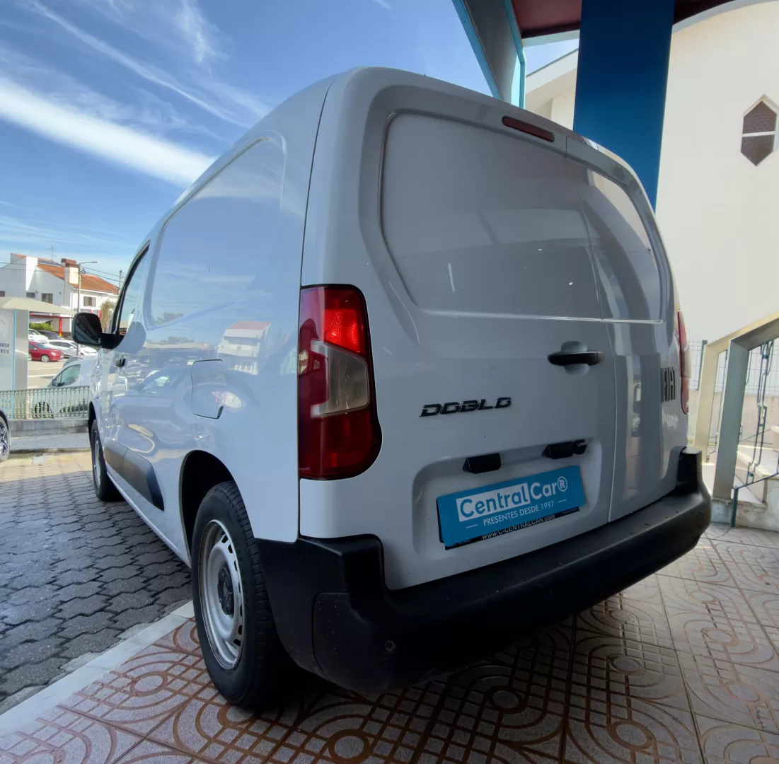 Fiat  Doblo 1.5 BlueHDi L1H1 102Cv | CARPLAY | CÂMARA | 3 LUG | IVA DEDUTÍVEL - foto 7