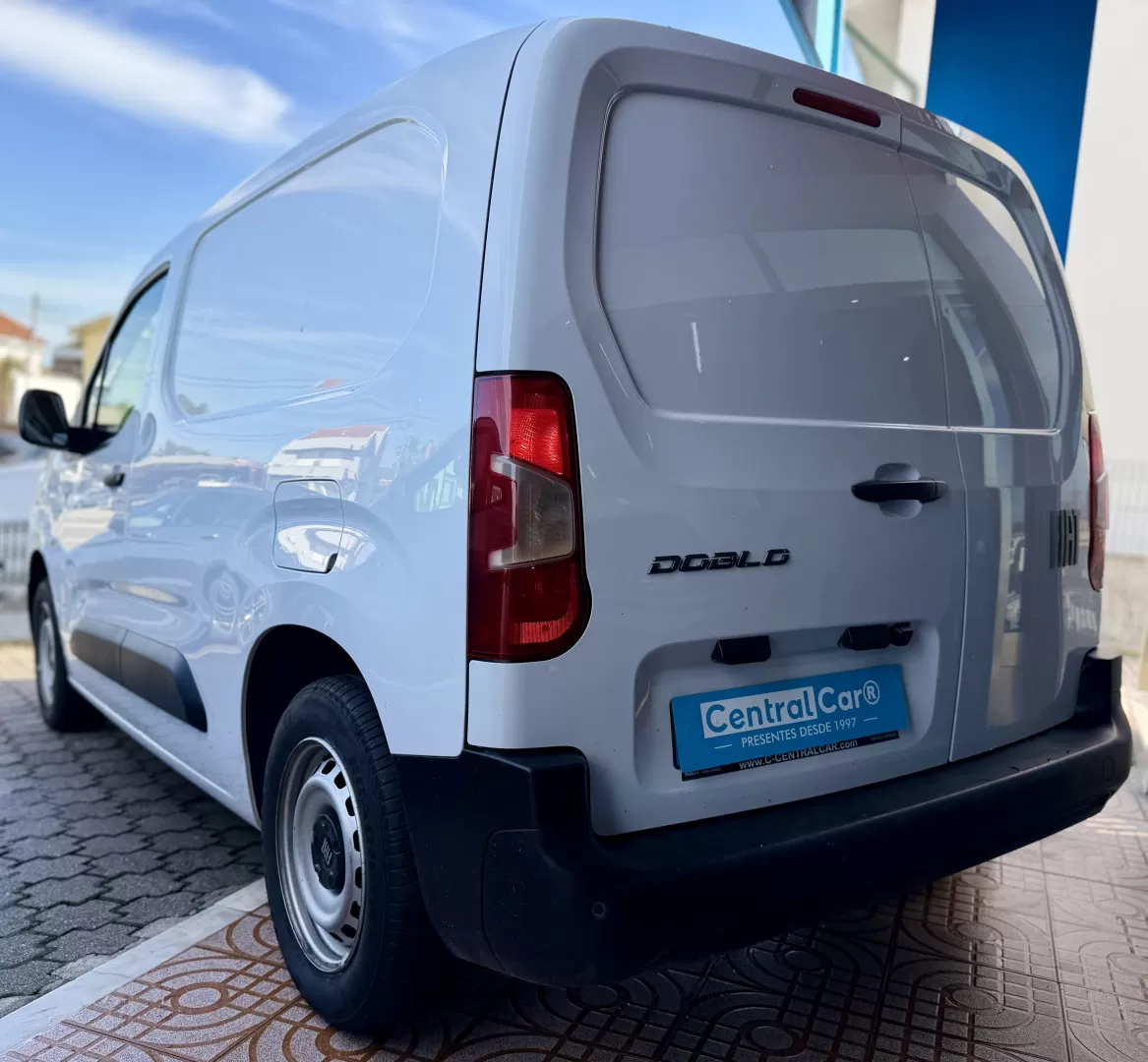 Fiat  Doblo 1.5 BlueHDi L1H1 102Cv | CARPLAY | CÂMARA | 3 LUG | IVA DEDUTÍVEL - foto 6
