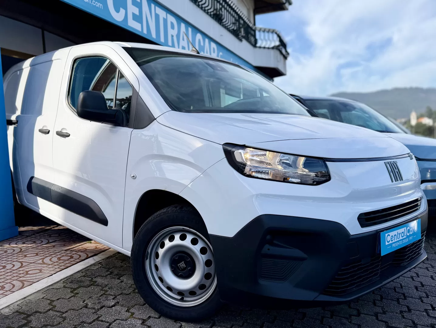 Fiat  Doblo 1.5 BlueHDi L2H1 102Cv | CARPLAY | CÂMARA | 3 LUG | IVA DEDUTÍVEL