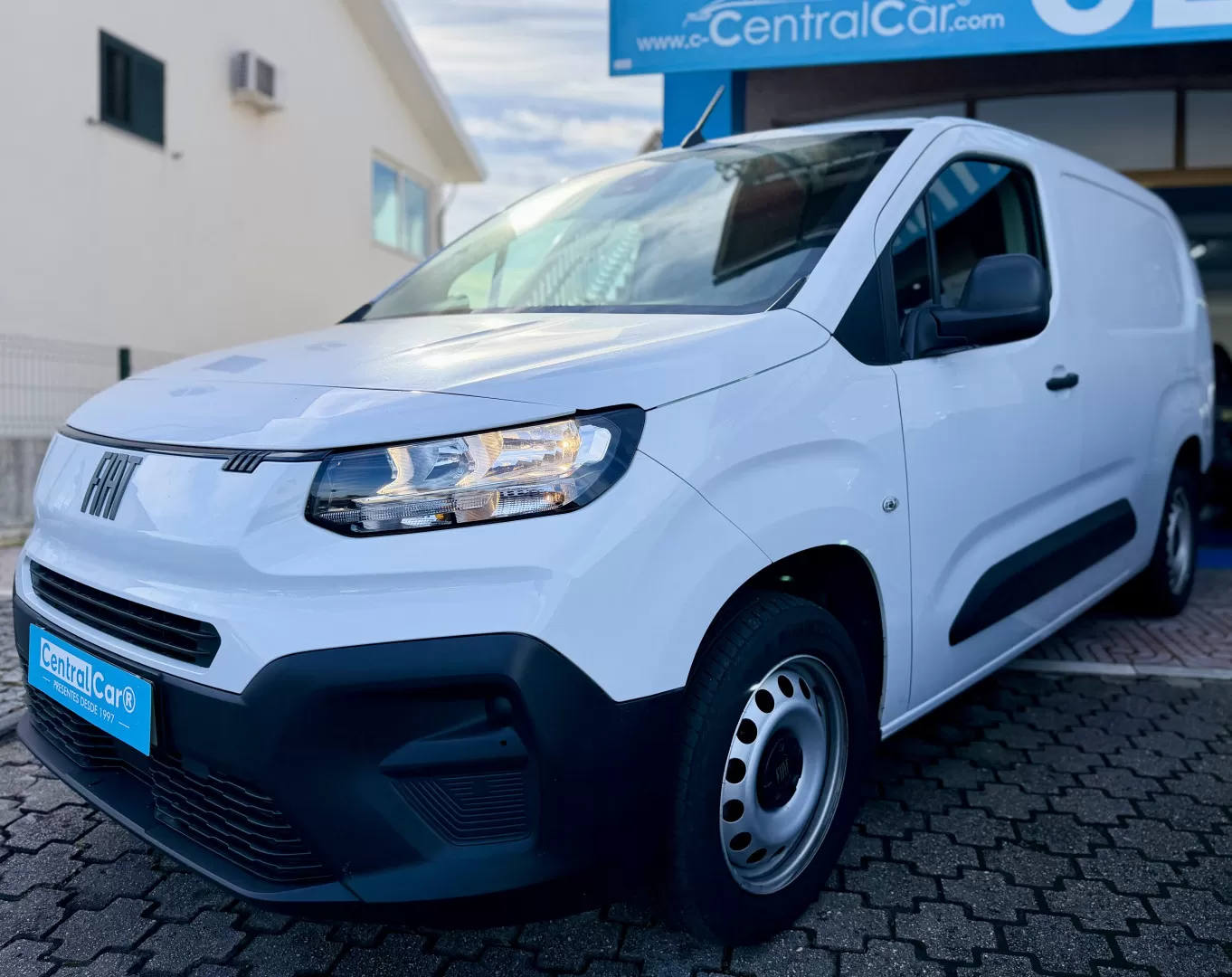 Fiat  Doblo 1.5 BlueHDi L2H1 102Cv | CARPLAY | CÂMARA | 3 LUG | IVA DEDUTÍVEL - foto 5