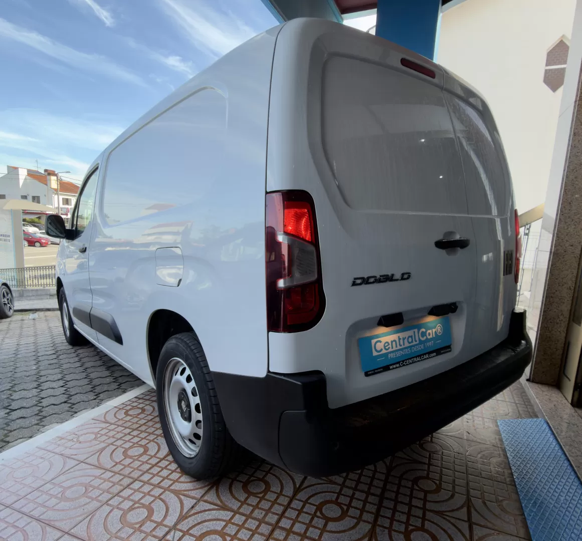 Fiat  Doblo 1.5 BlueHDi L2H1 102Cv | CARPLAY | CÂMARA | 3 LUG | IVA DEDUTÍVEL - foto 6
