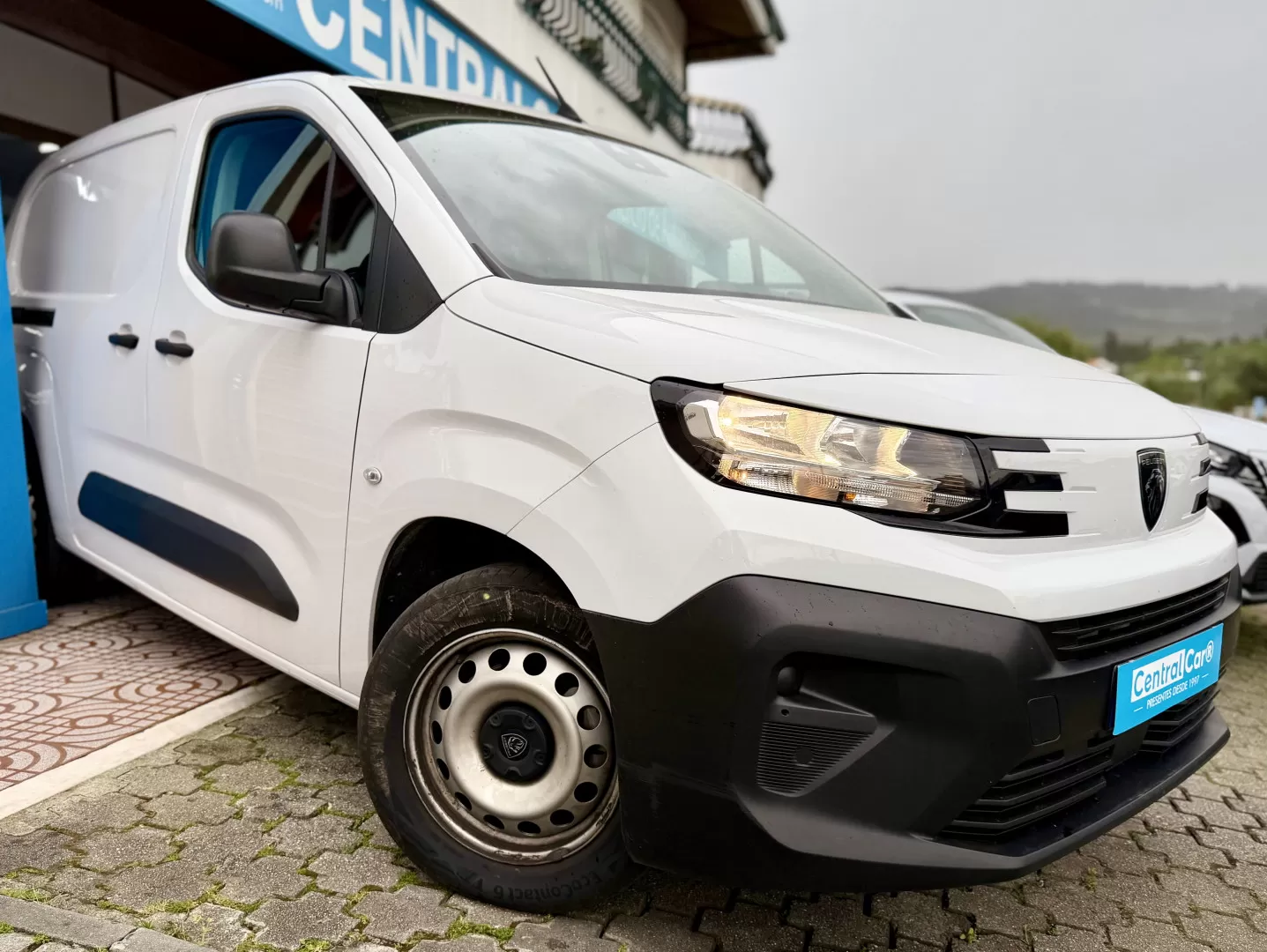 Peugeot  Partner 1.5 BlueHdi L2H1 102Cv | CARPLAY | CÂMARA | IVA DEDUTÍVEL | 3 LUG - foto 2