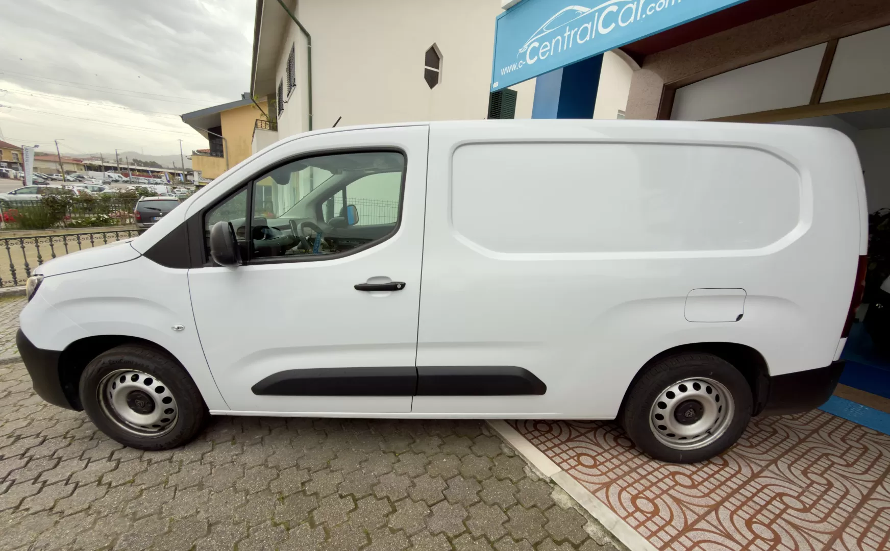 Peugeot  Partner 1.5 BlueHdi L2H1 102Cv | CARPLAY | CÂMARA | IVA DEDUTÍVEL | 3 LUG - foto 6