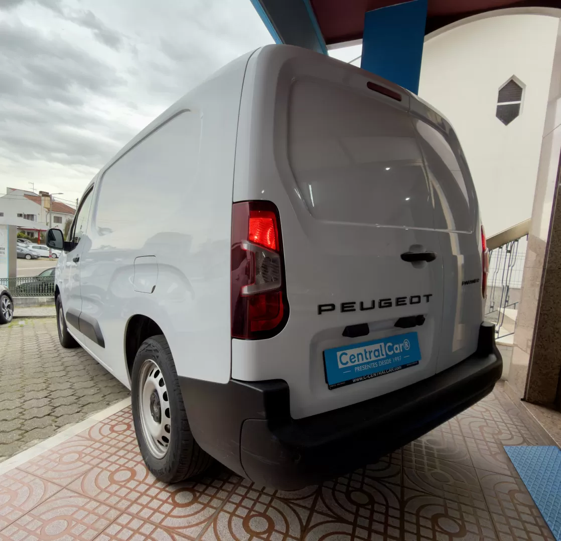 Peugeot  Partner 1.5 BlueHdi L2H1 102Cv | CARPLAY | CÂMARA | IVA DEDUTÍVEL | 3 LUG - foto 8
