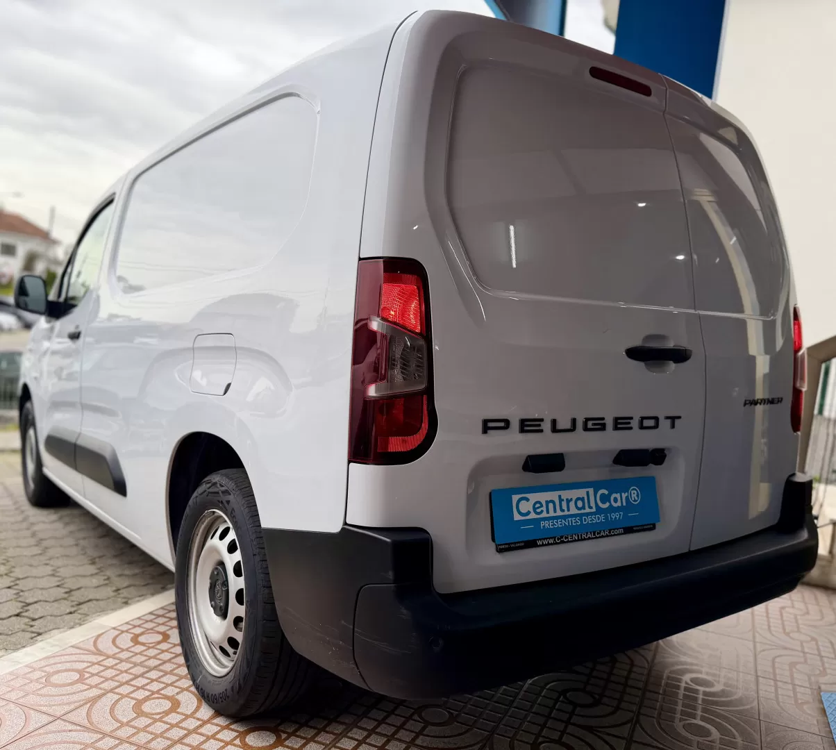 Peugeot  Partner 1.5 BlueHdi L2H1 102Cv | CARPLAY | CÂMARA | IVA DEDUTÍVEL | 3 LUG - foto 7